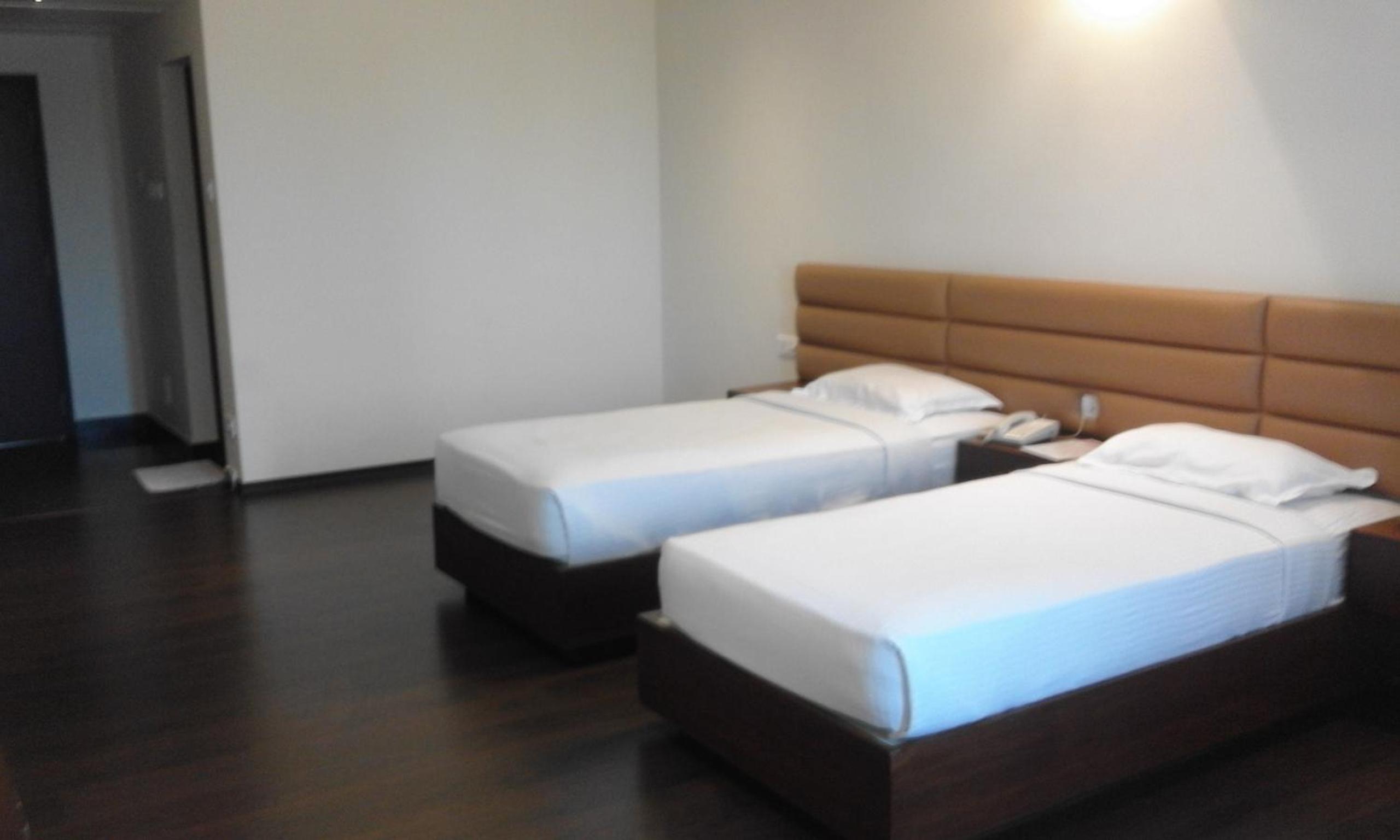 Deluxe Double or Twin Room - Photo 7