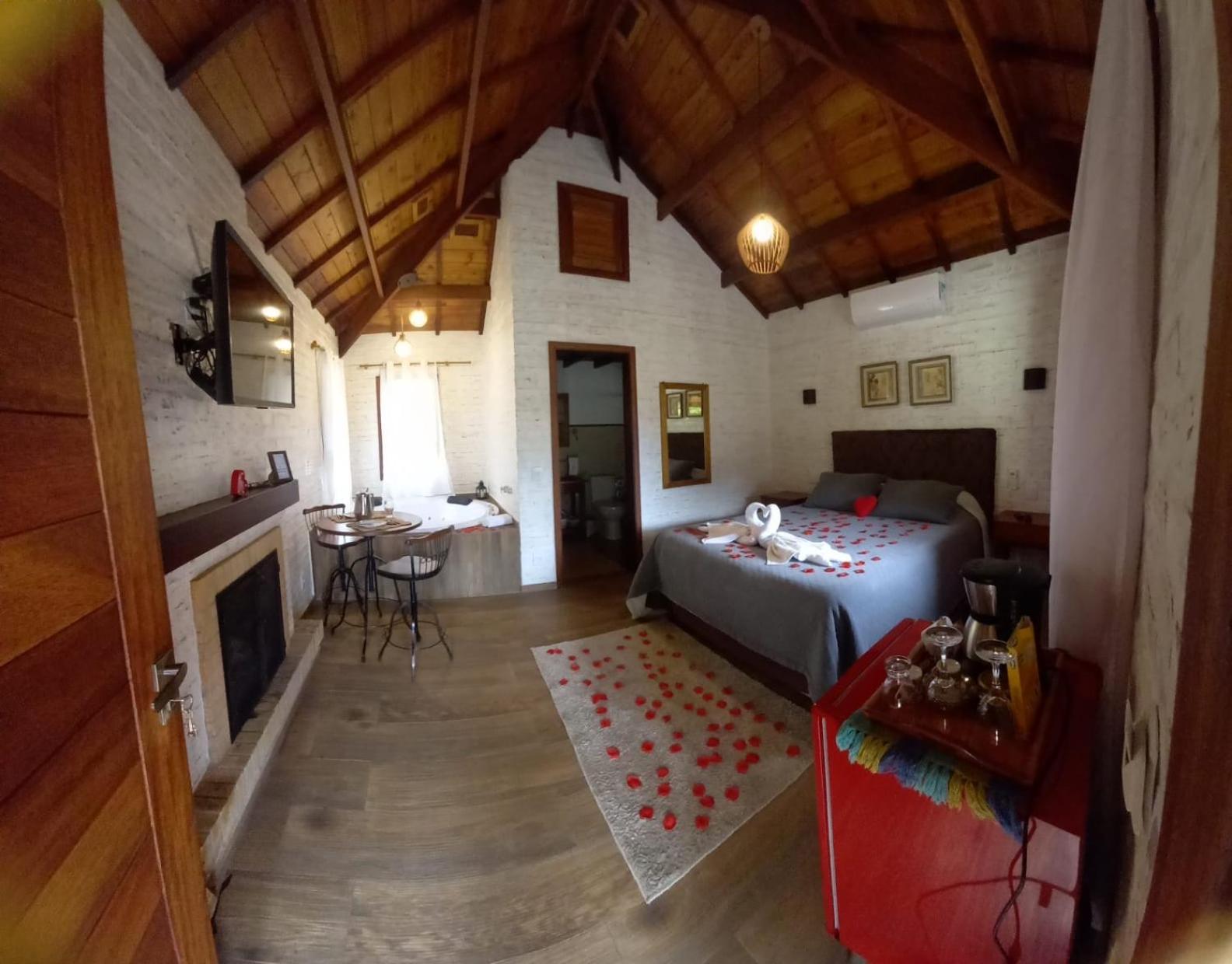 Double Room with Spa Bath - Photo 6
