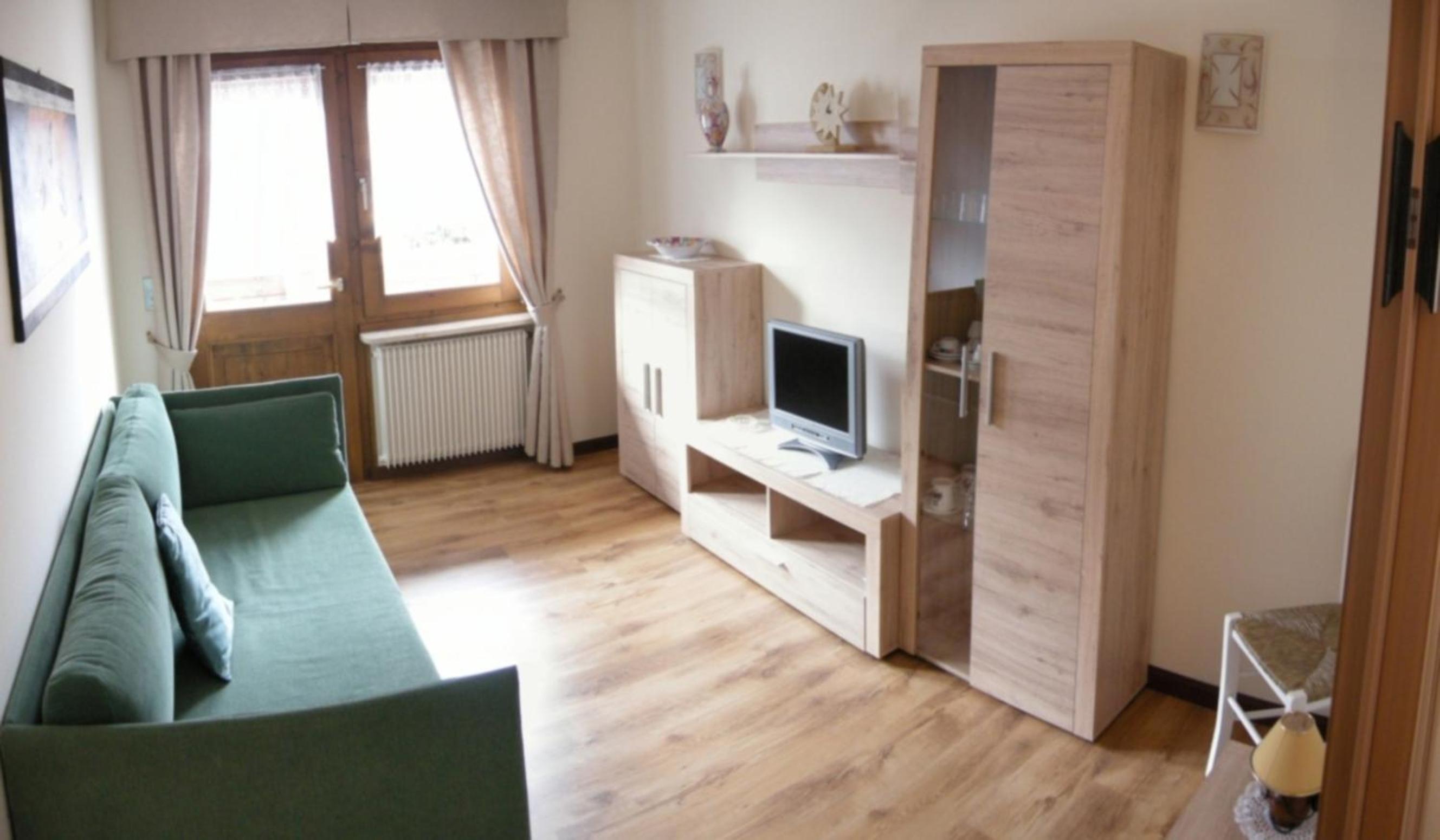 One-Bedroom Apartment photo 1