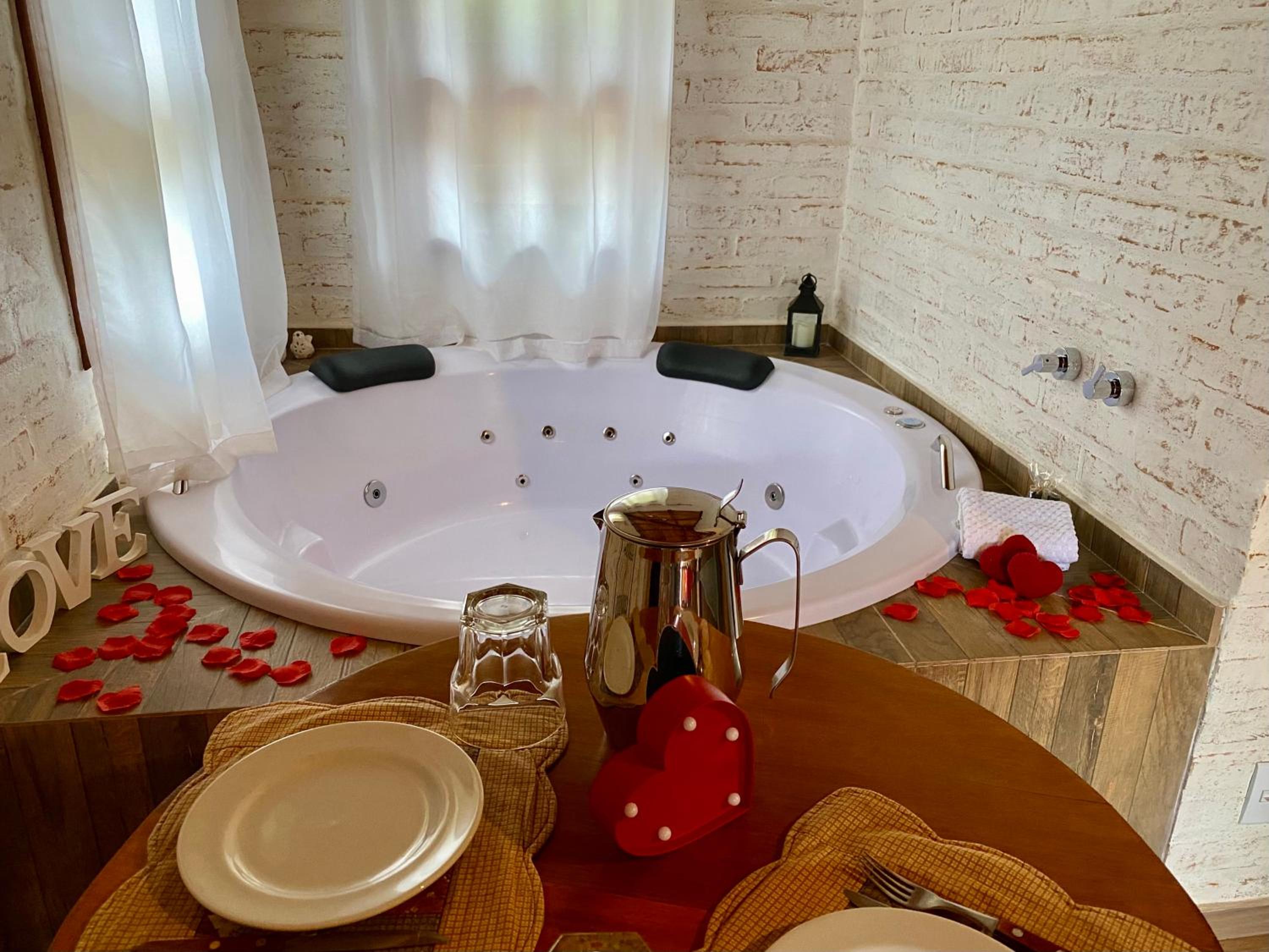 Double Room with Spa Bath - Photo 10