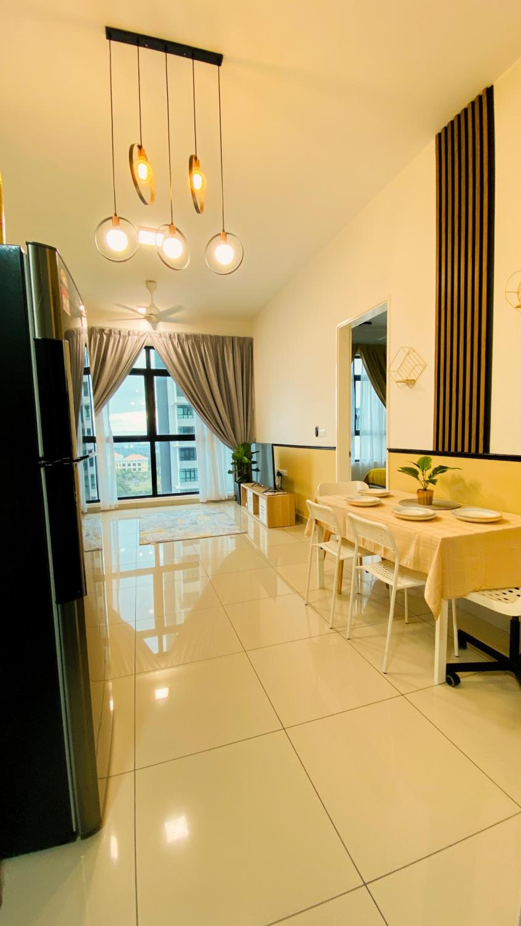 Two-Bedroom Apartment with Pool View photo 3