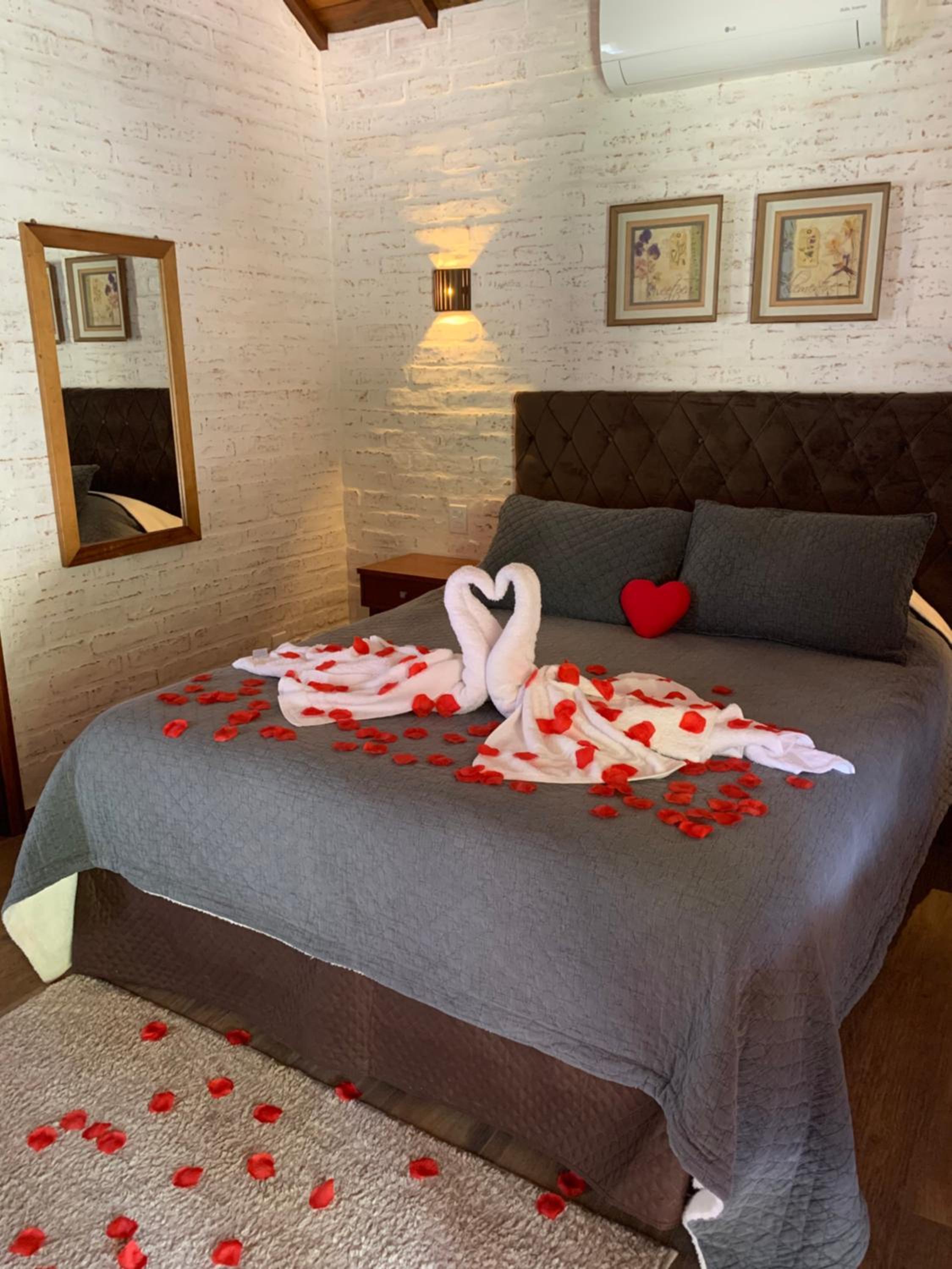 Double Room with Spa Bath - Photo 9