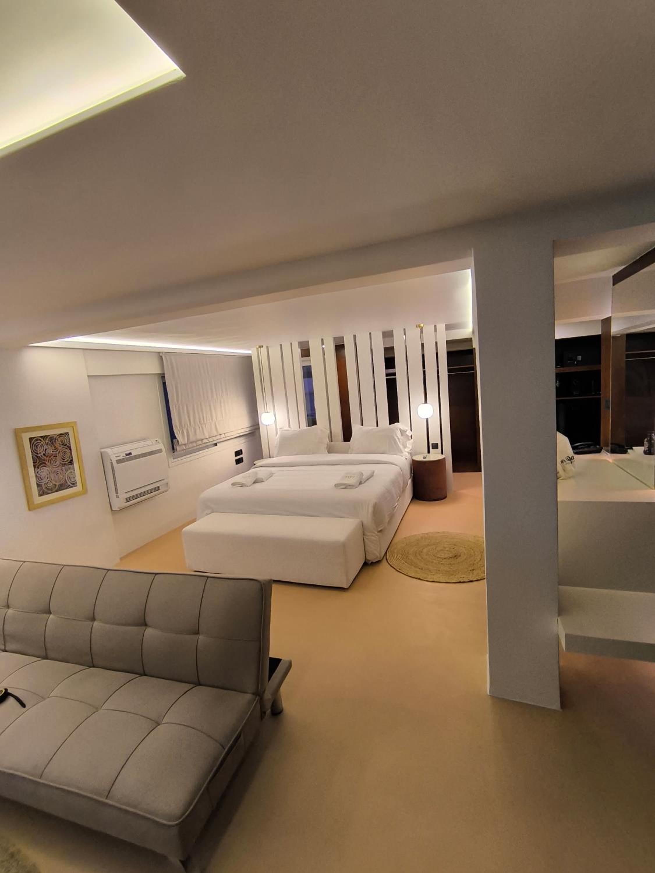 Luxury Suite with Hammam & Outdoor Hot Tub  photo 1