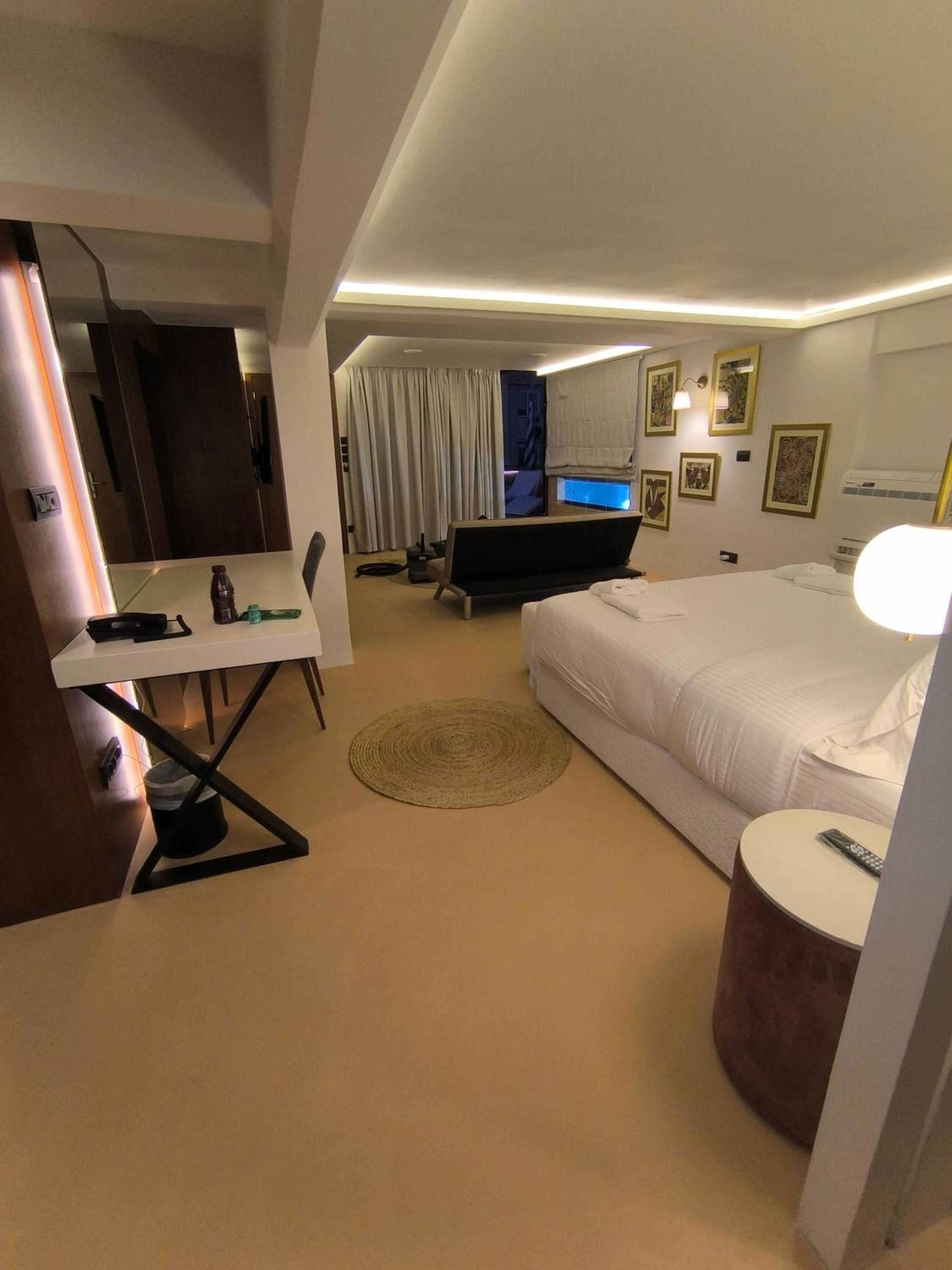 Luxury Suite with Hammam & Outdoor Hot Tub  photo 3