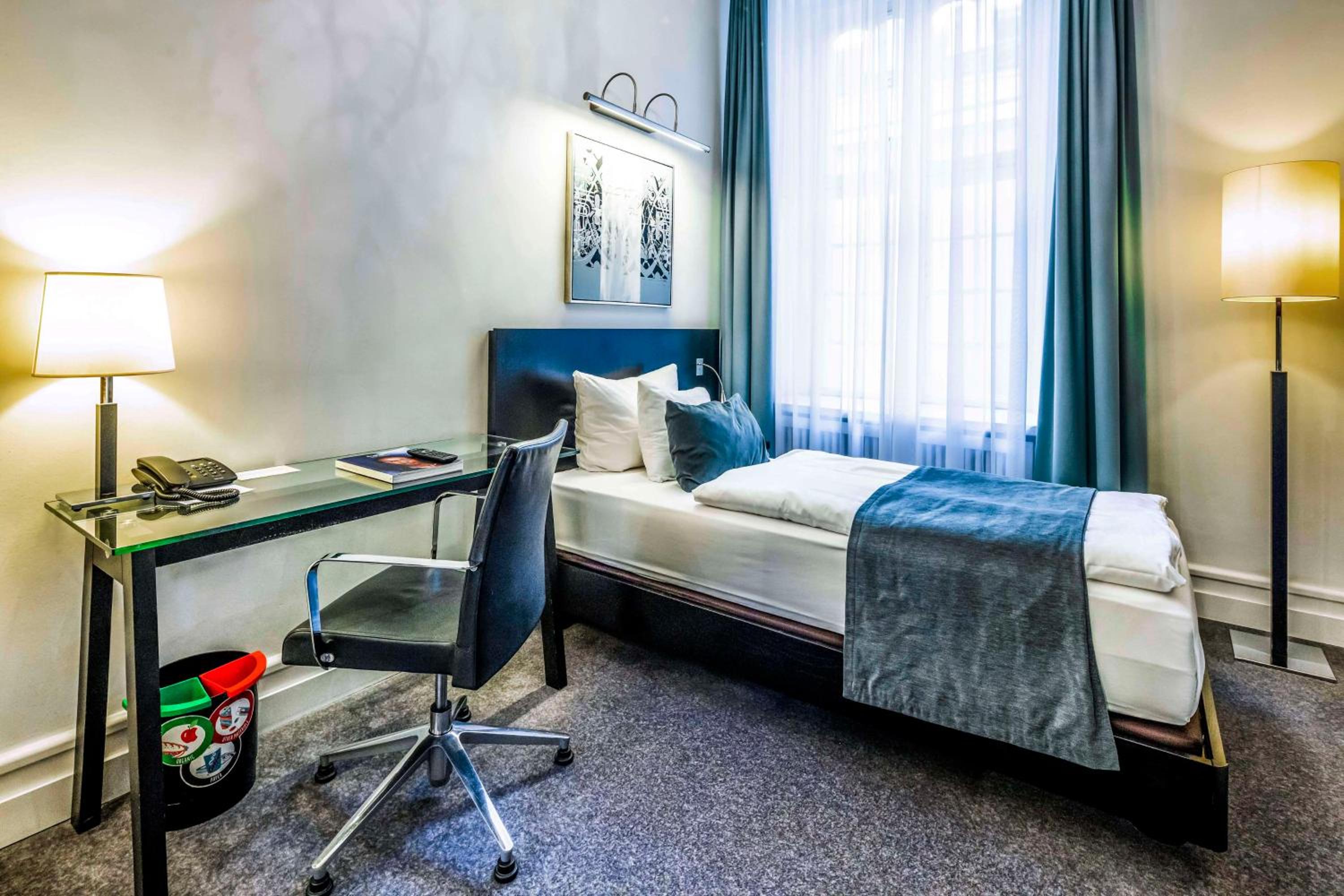 Small Single Room - Photo 1
