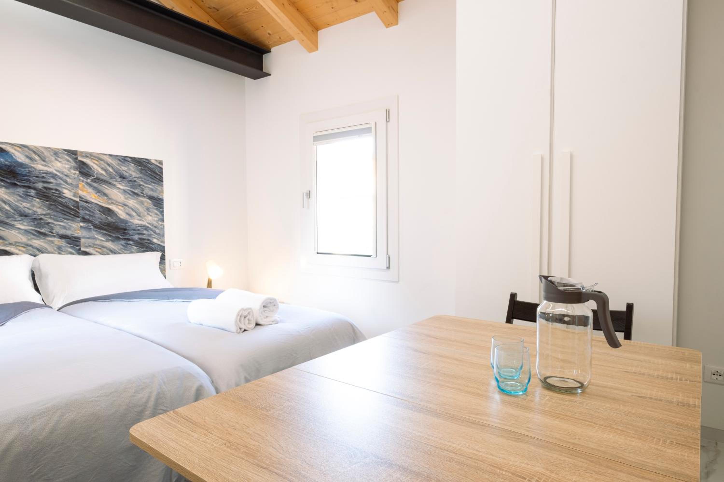 Large Double Room photo 3
