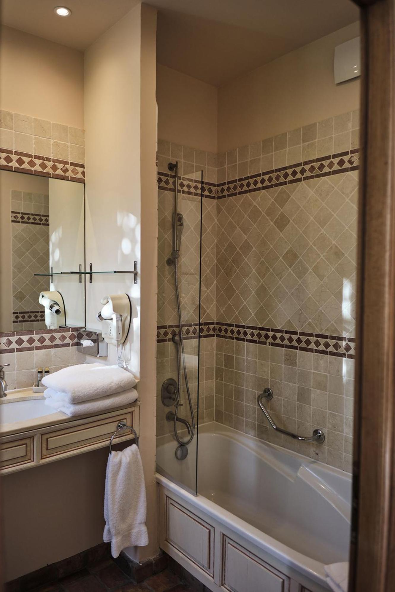 Superior Double or Twin Room - Photo 3