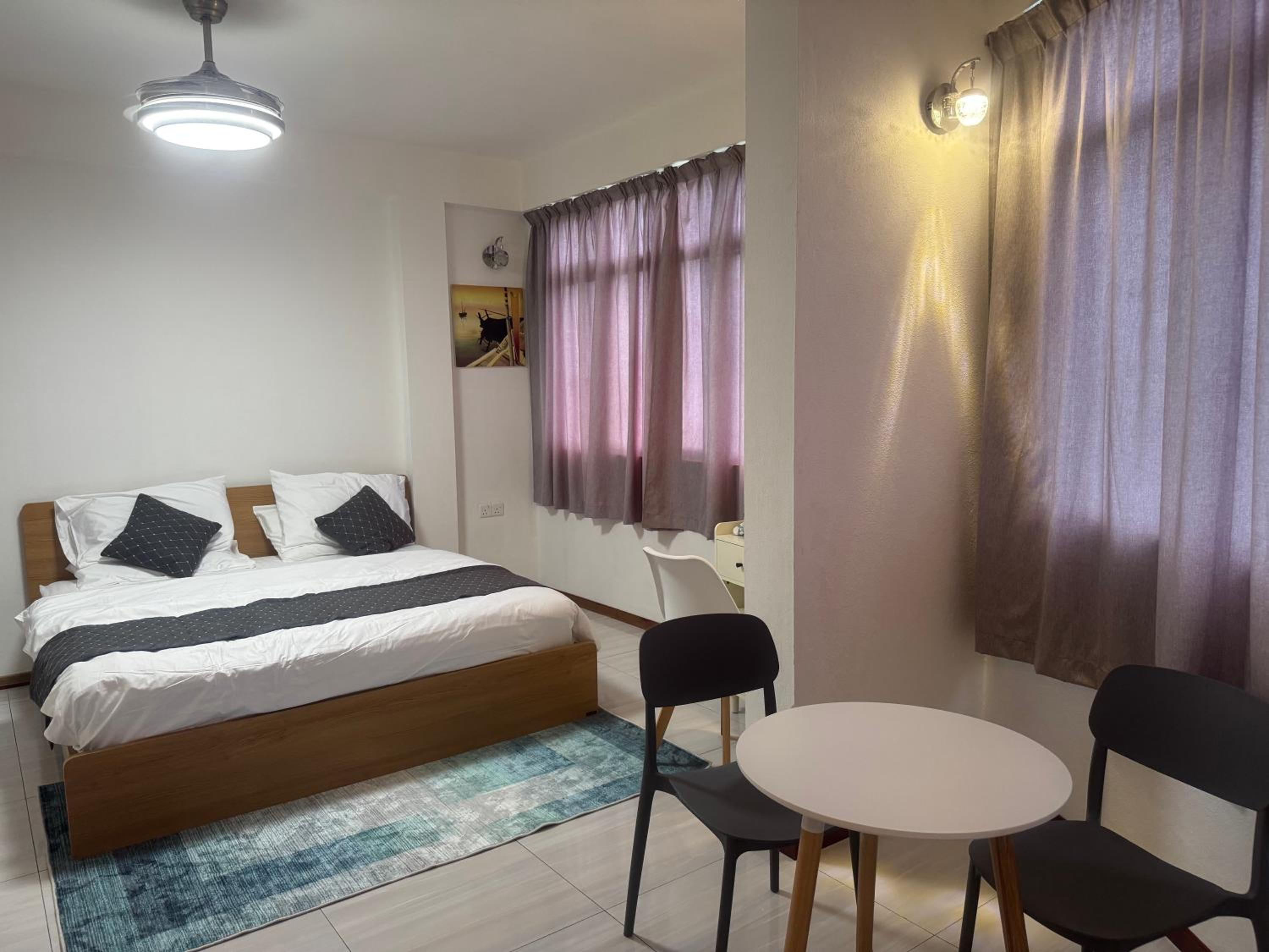 Deluxe Double Room (2 Adults + 1 Child)