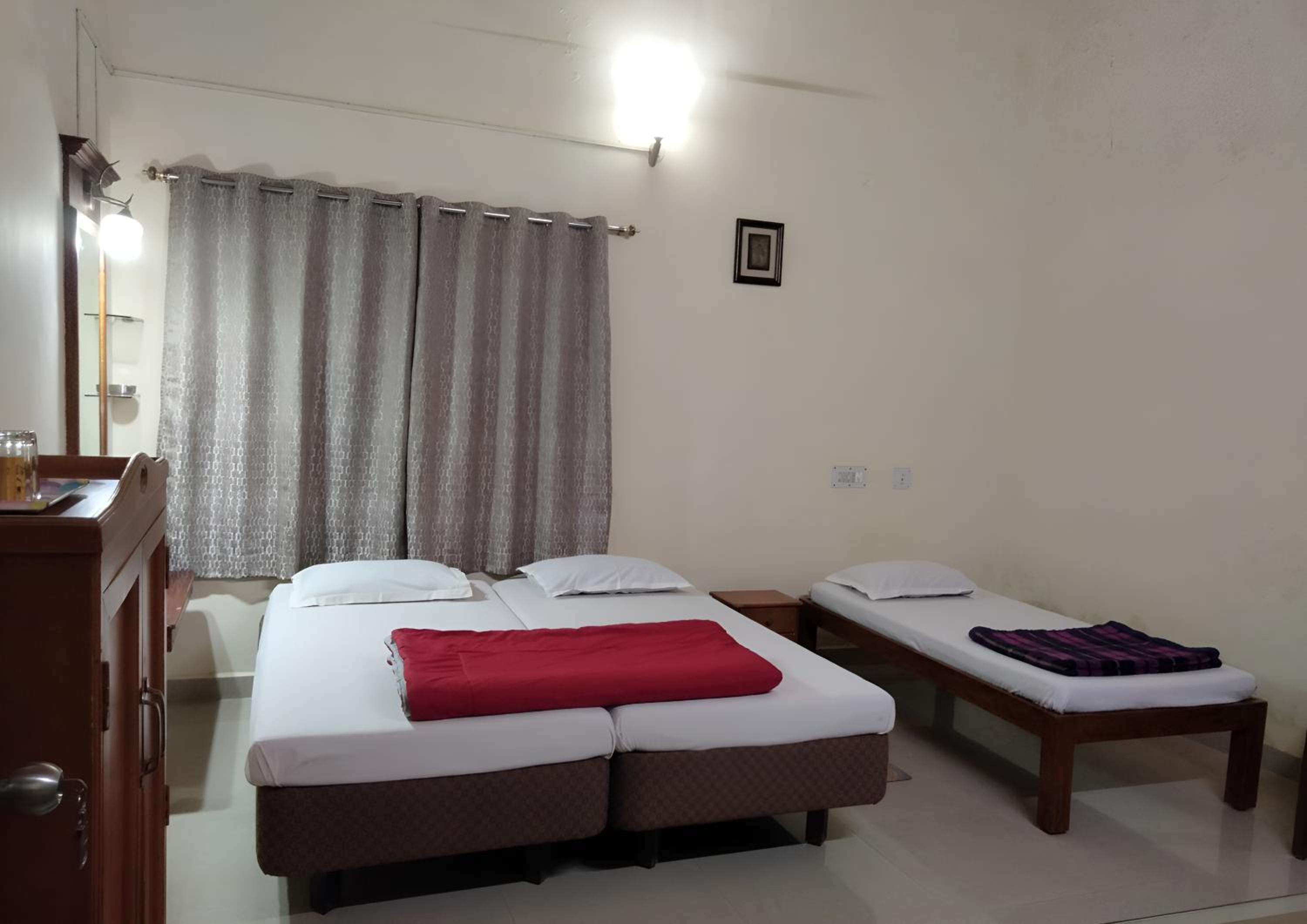 Triple Room with Bathroom photo 2