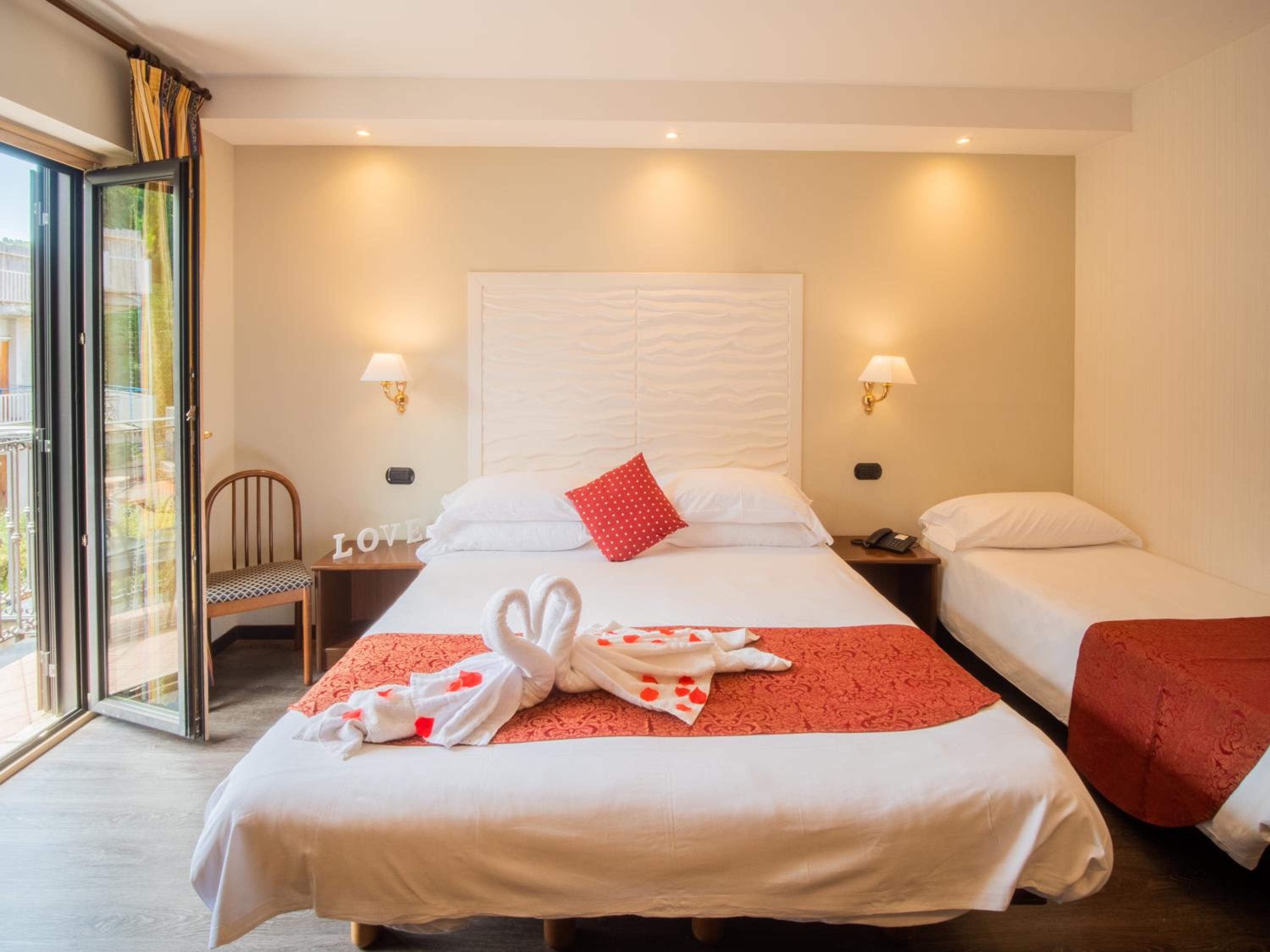 Superior Double or Twin Room - Photo 9
