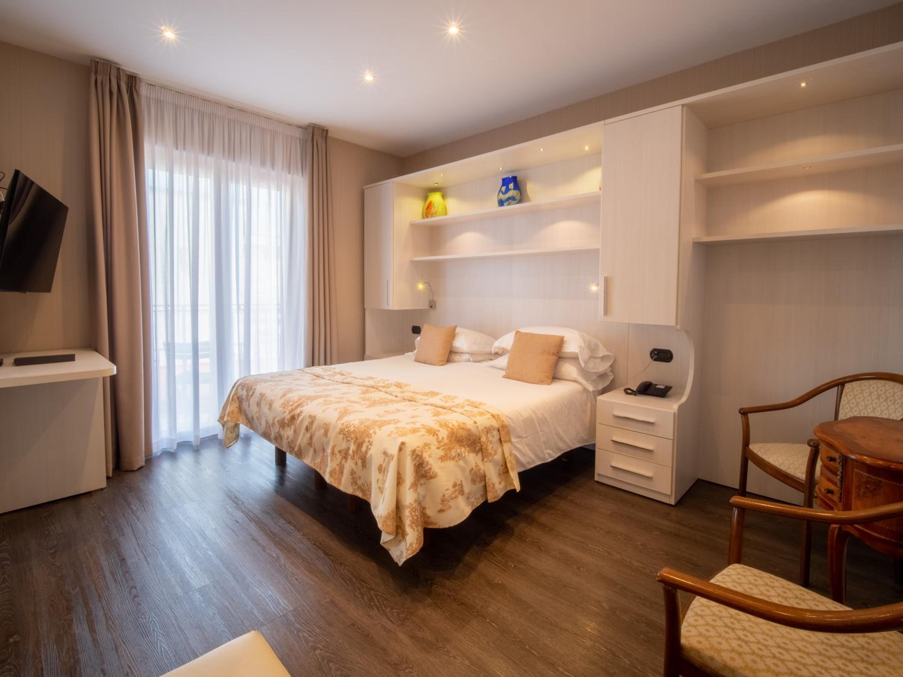 Superior Double or Twin Room - Photo 5