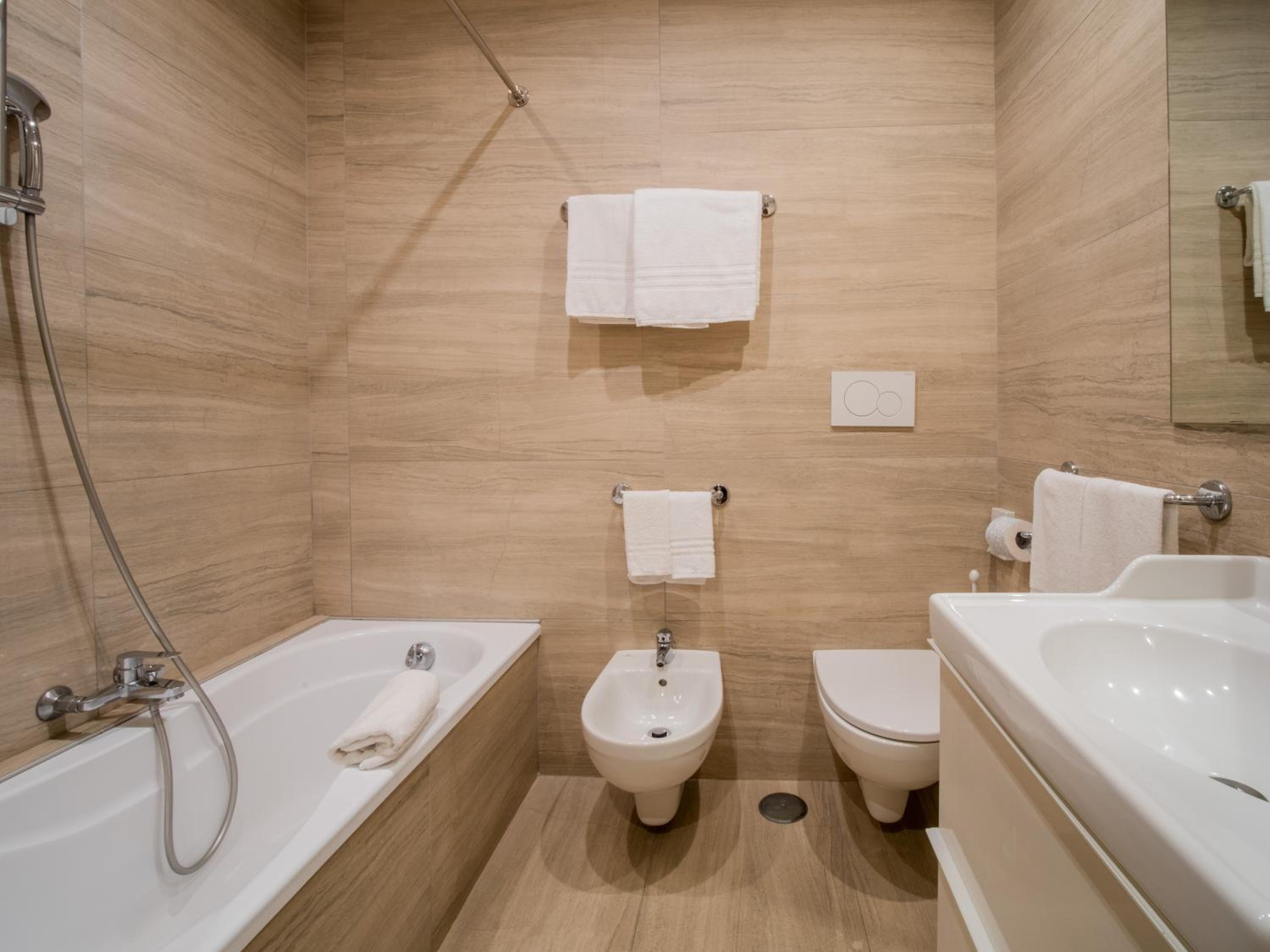 Double or Twin Room - Photo 4