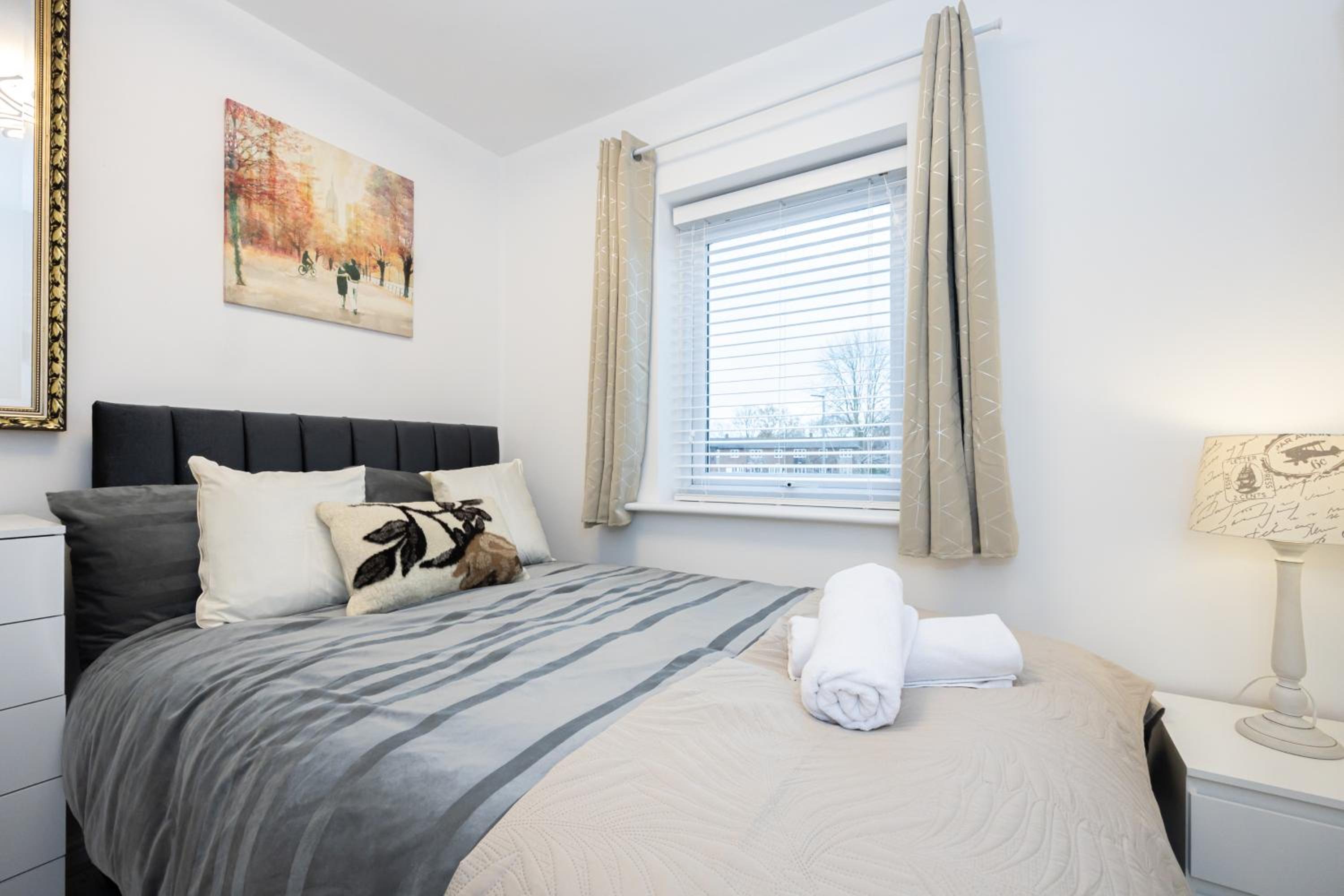 Three-Bedroom House photo 2