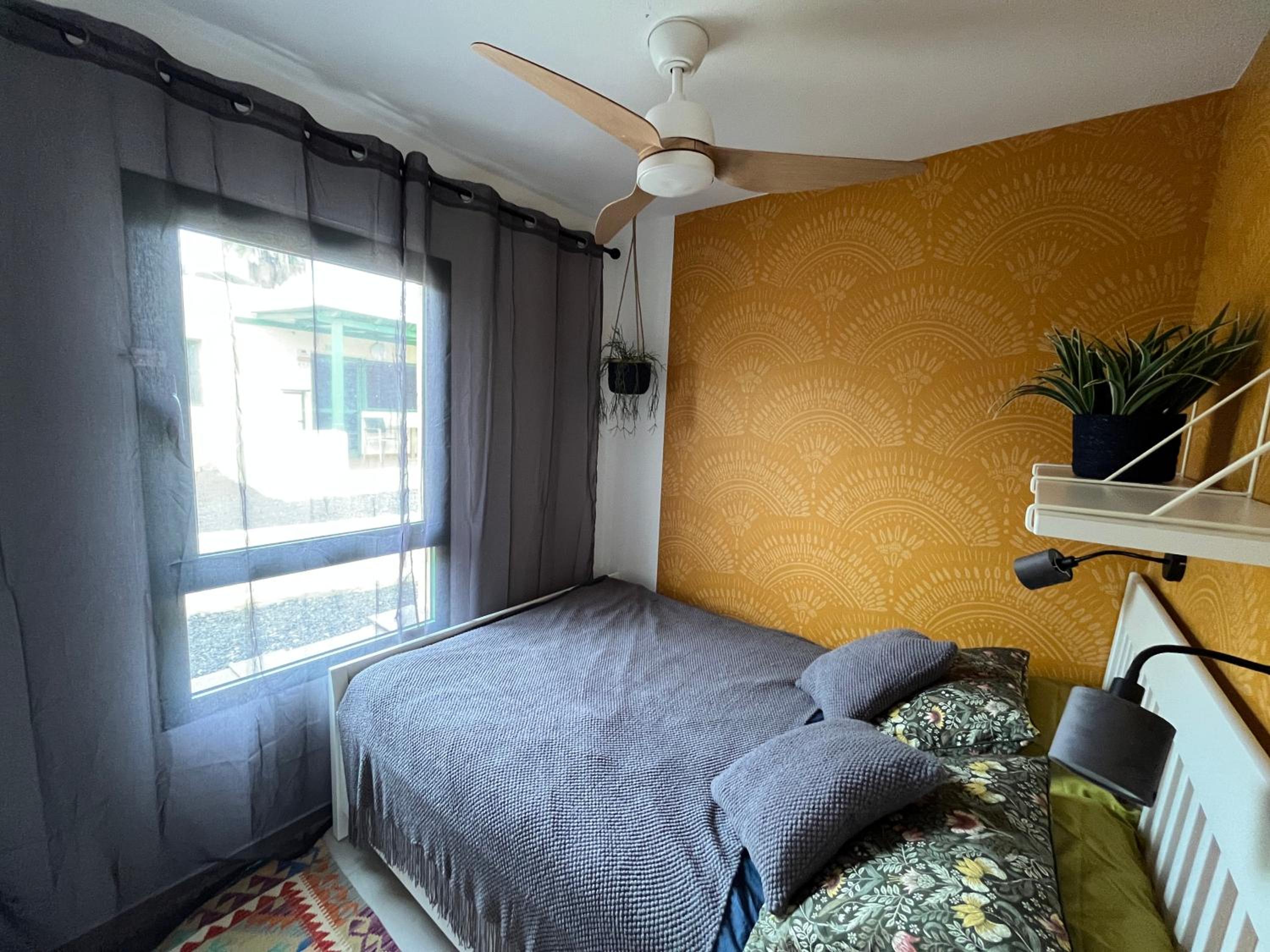 Apartamento de Dos Habitaciones con Terraza