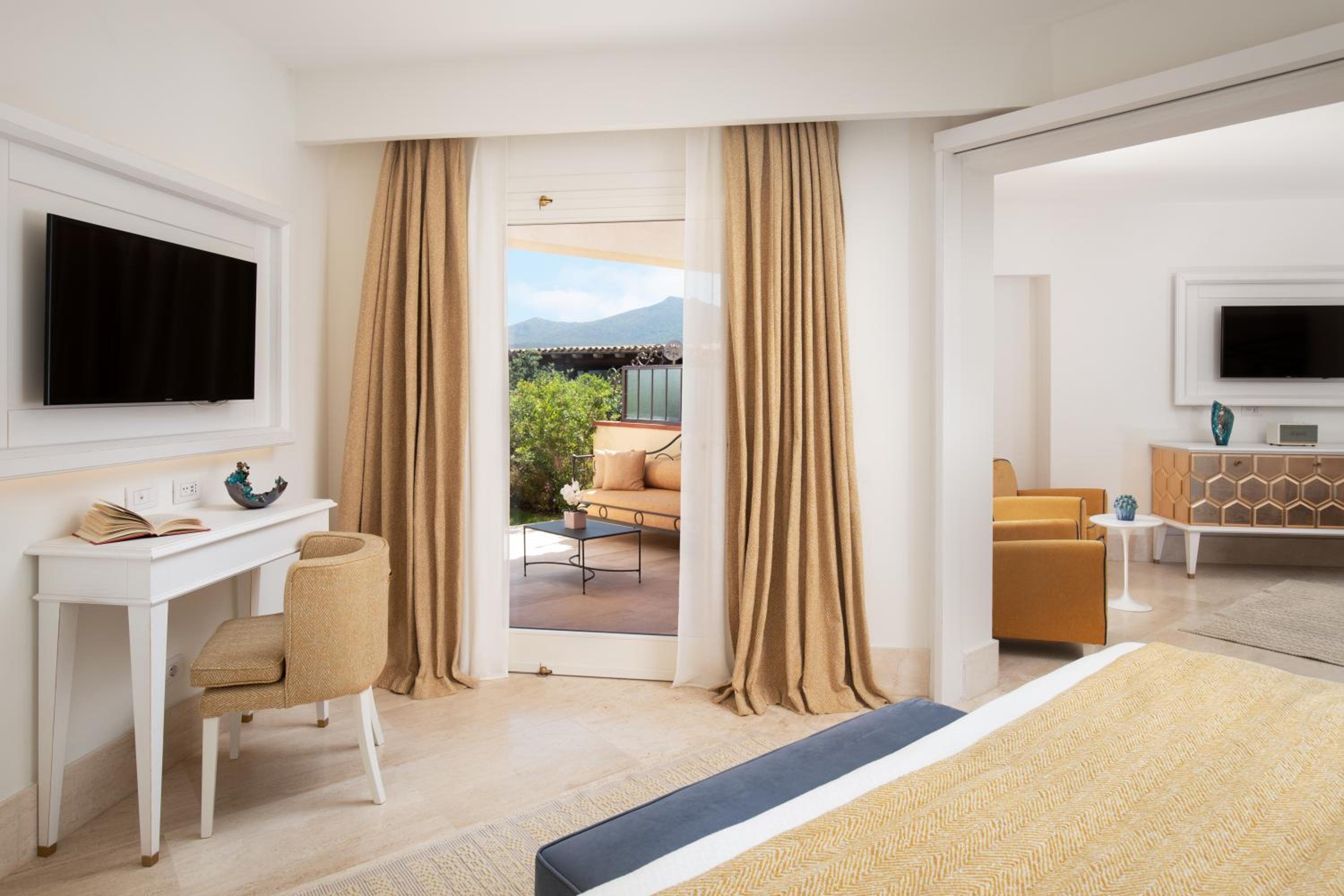 Suite with Garden View - Photo 8