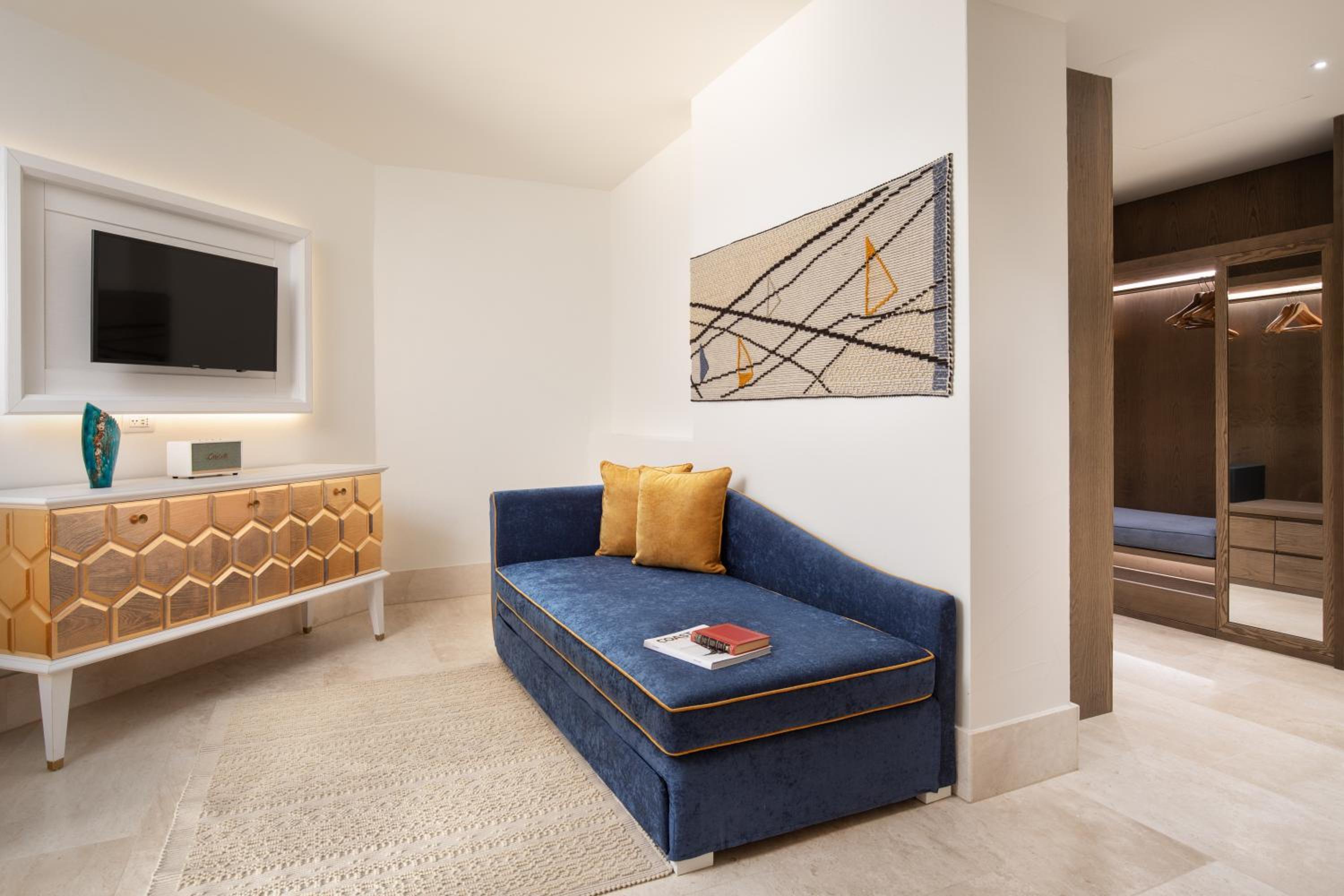 Suite with Garden View - Photo 9