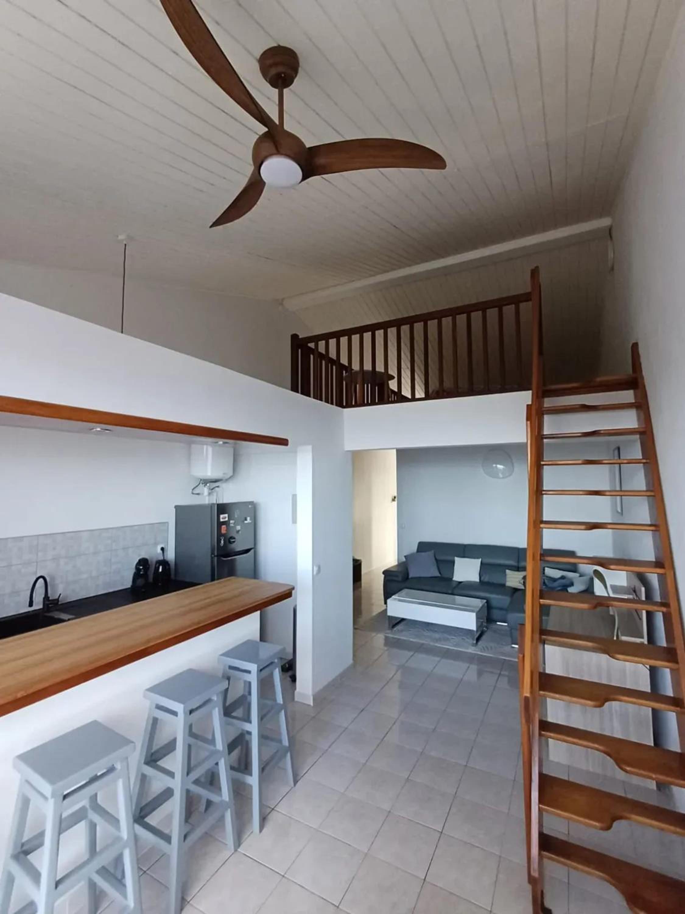 One-Bedroom Apartment photo 2