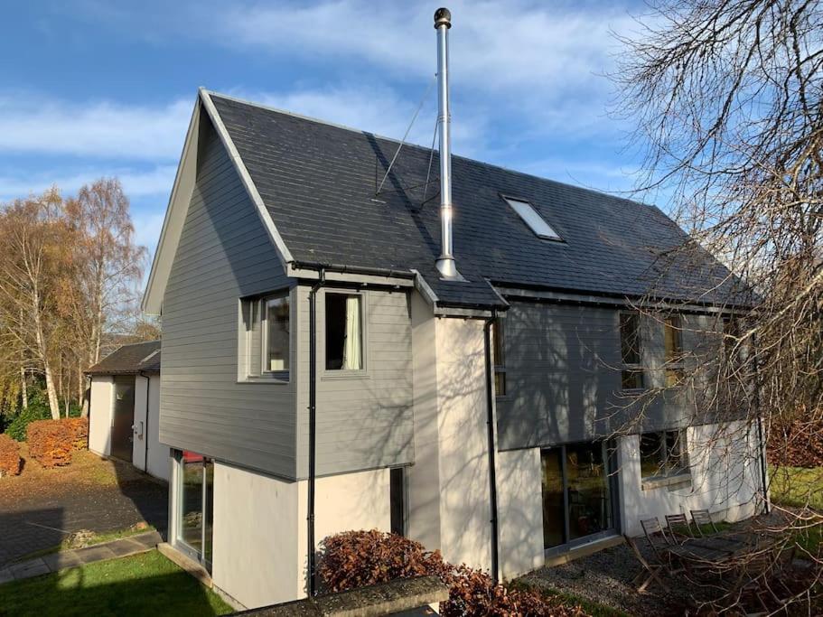 Four-Bedroom House photo 2