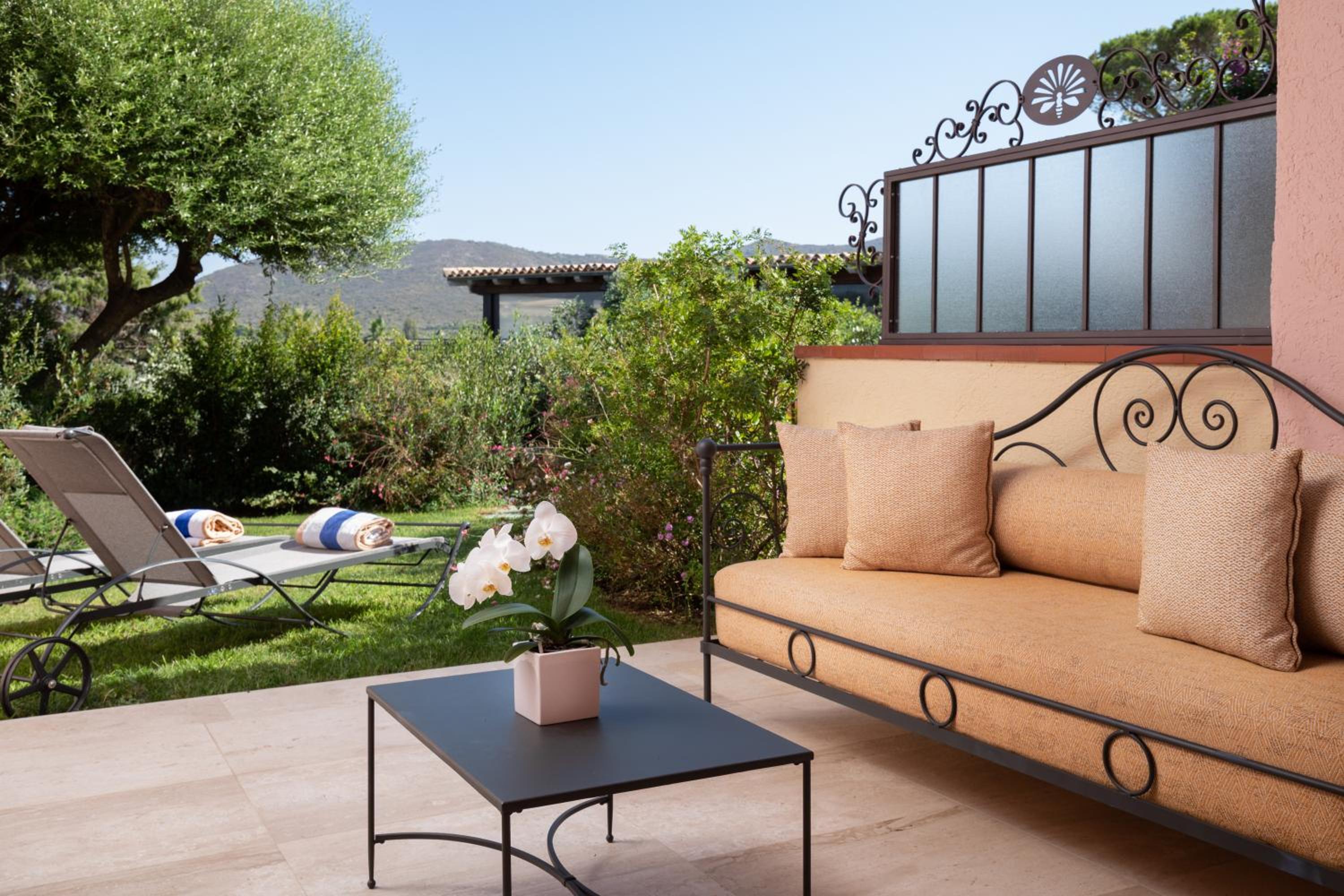 Suite with Garden View - Photo 7