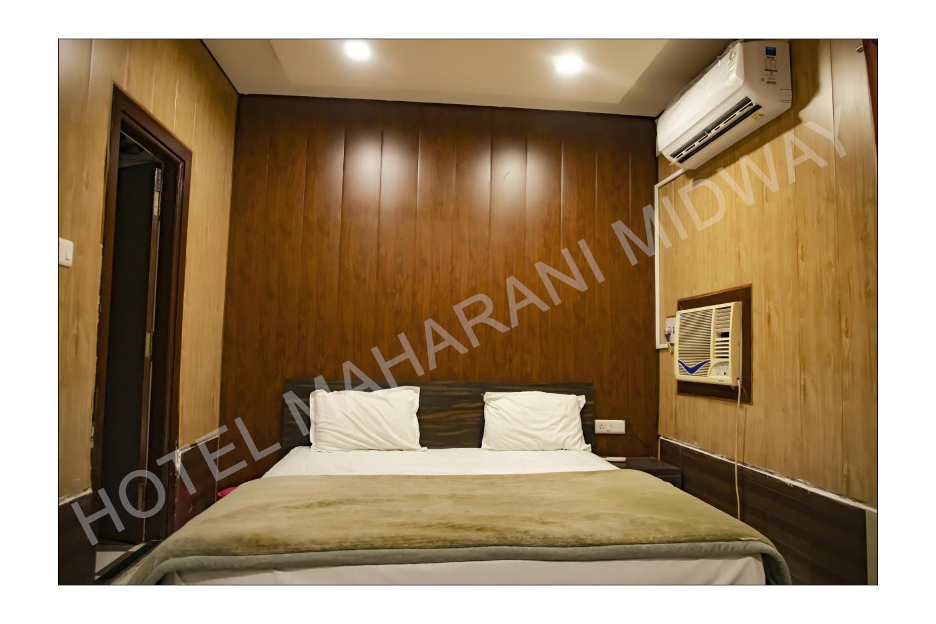Deluxe Room (2 Adults + 1 Child) photo 2