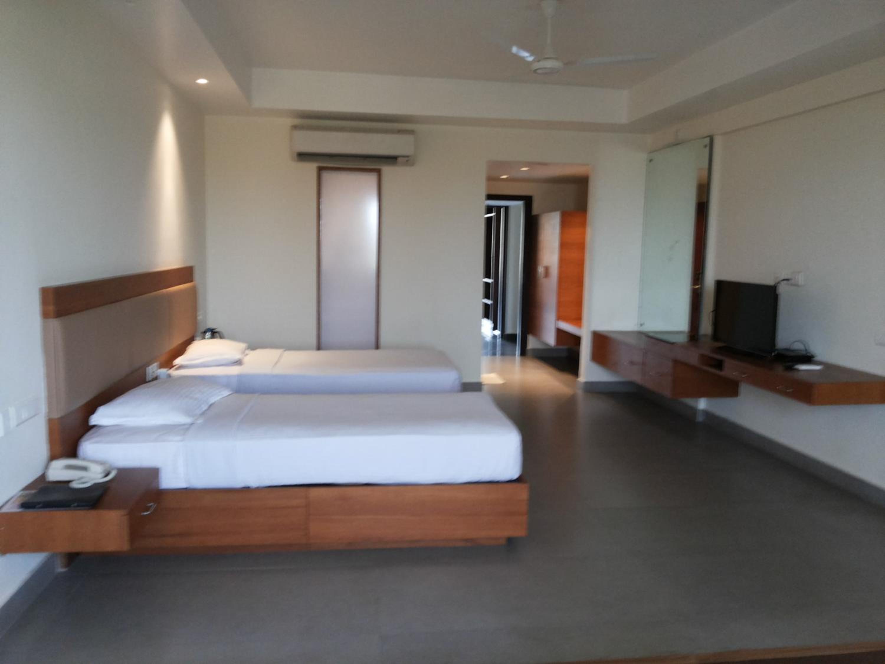 Deluxe Double or Twin Room - Photo 4