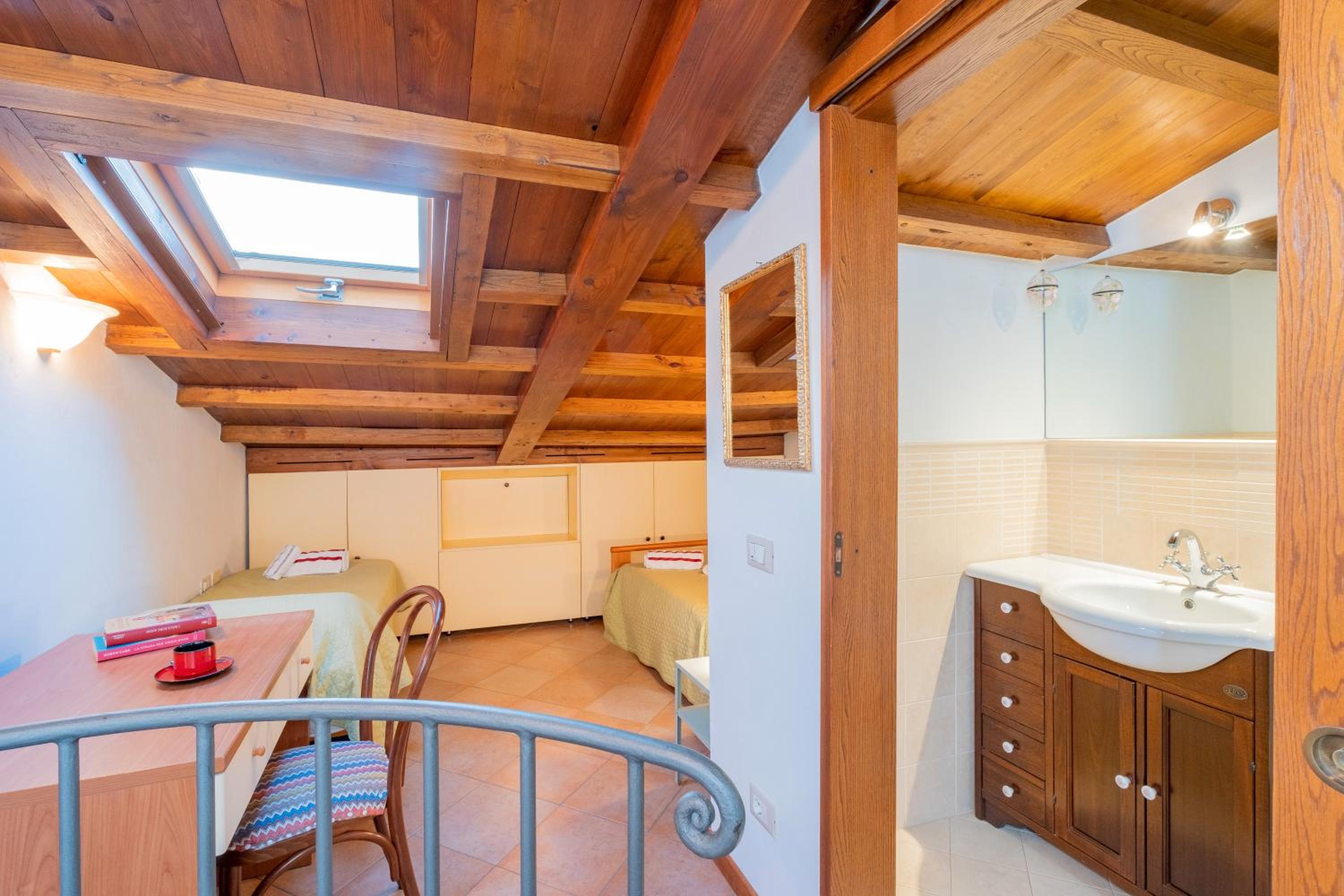 Two-Bedroom House - Photo 13