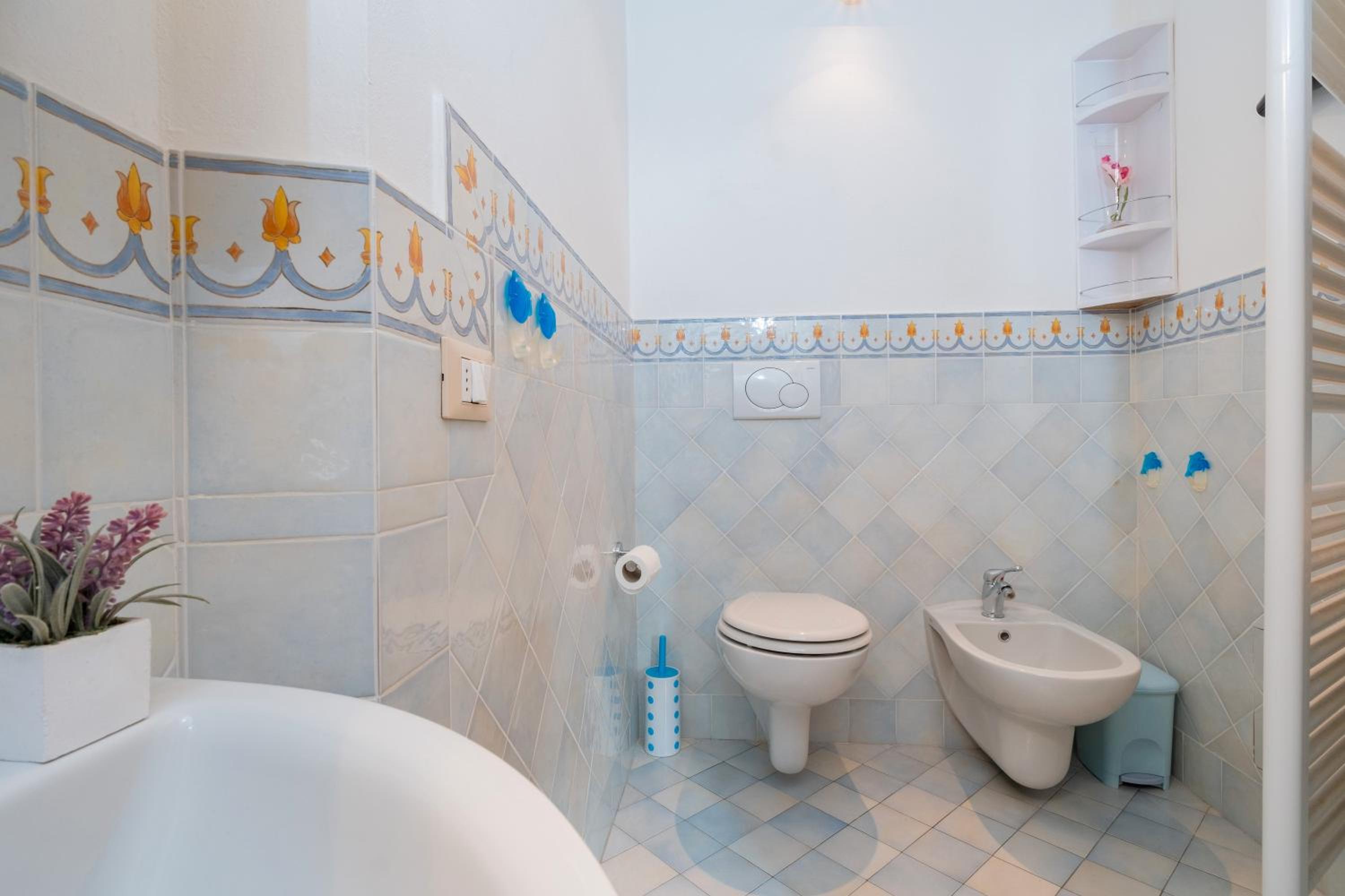 Two-Bedroom House - Photo 11