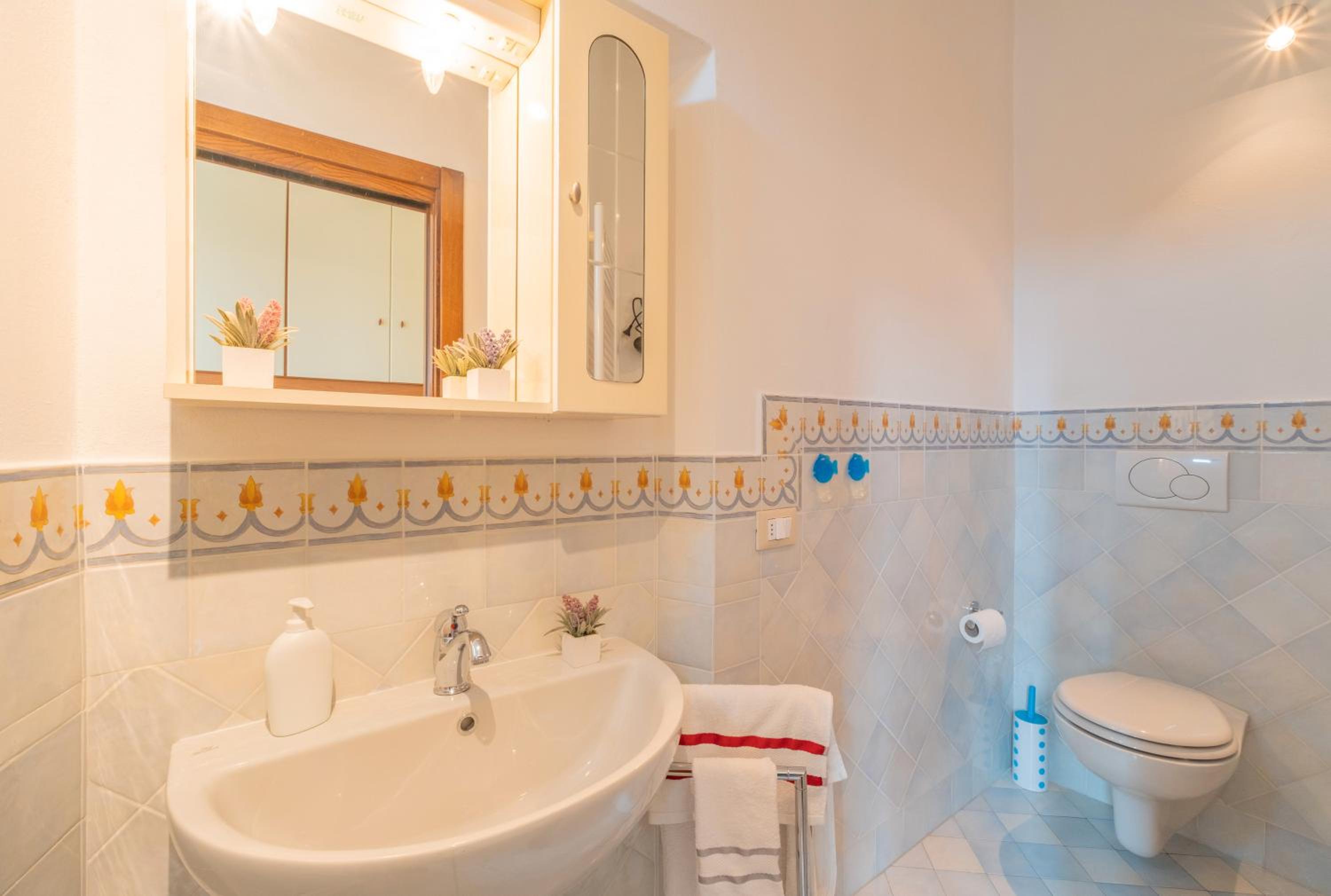 Two-Bedroom House - Photo 10