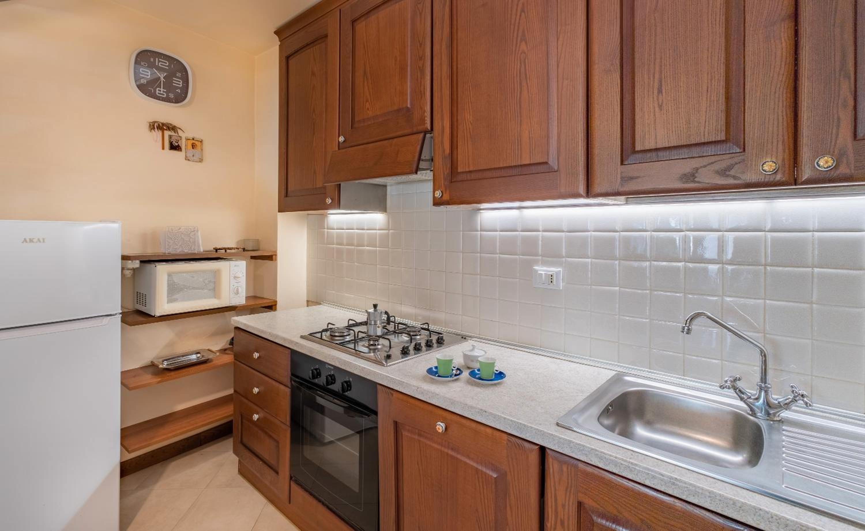 Two-Bedroom House - Photo 8