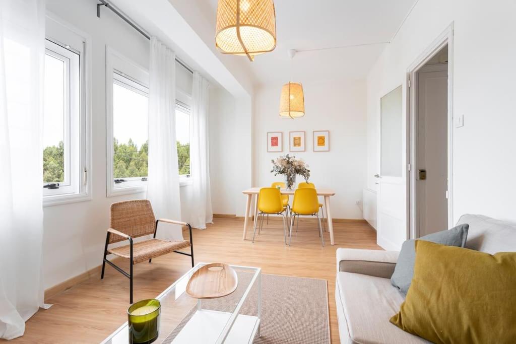 Apartamento de tres dormitorios con vista al agua