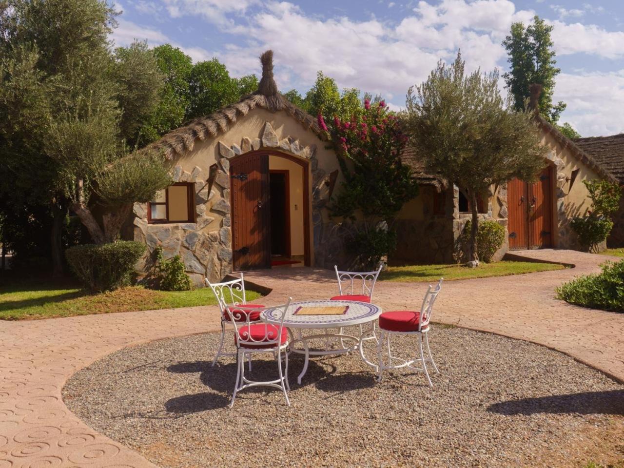 Deluxe Bungalow - Photo 3