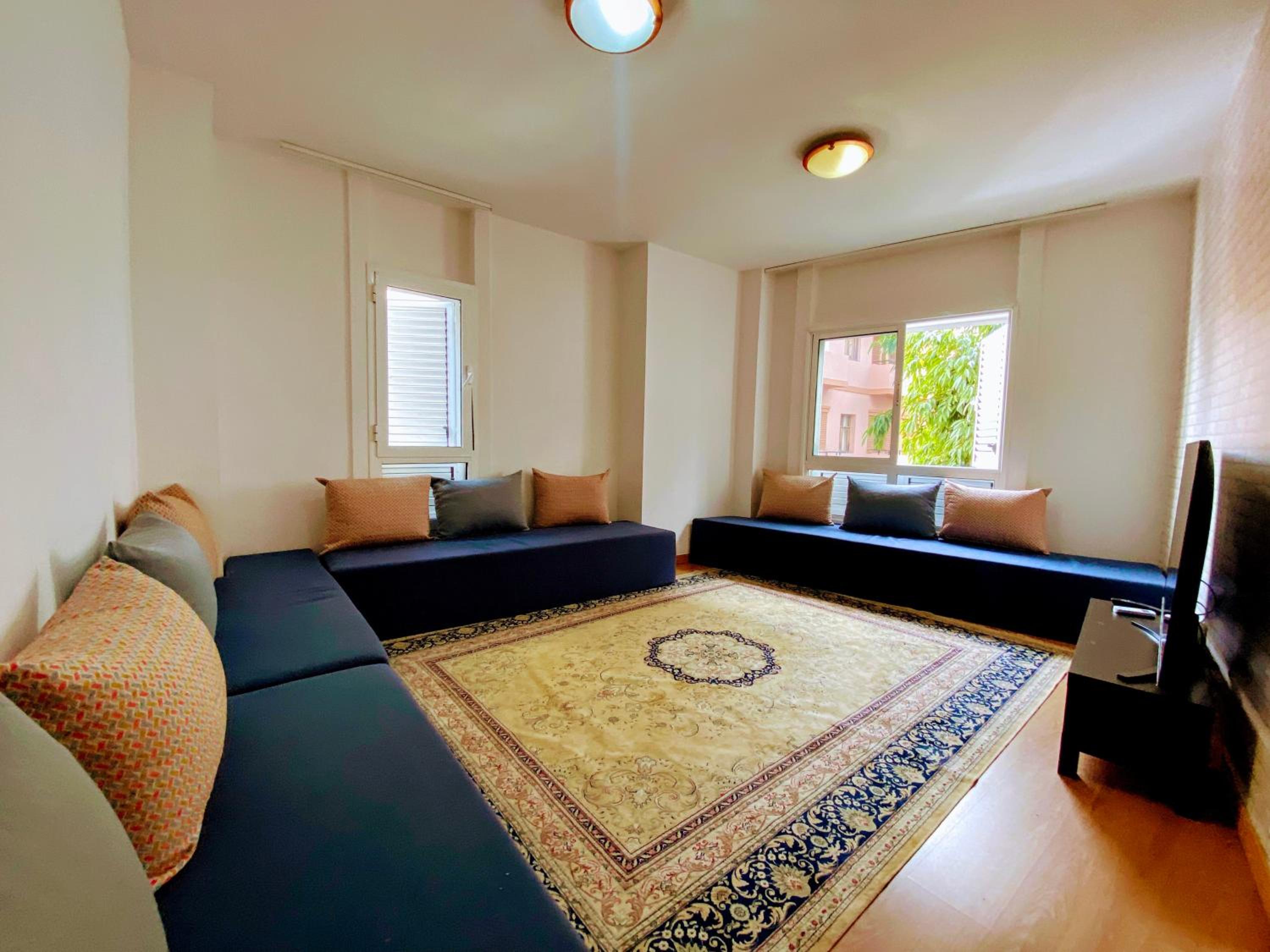 Apartamento de Dos Habitaciones con Terraza