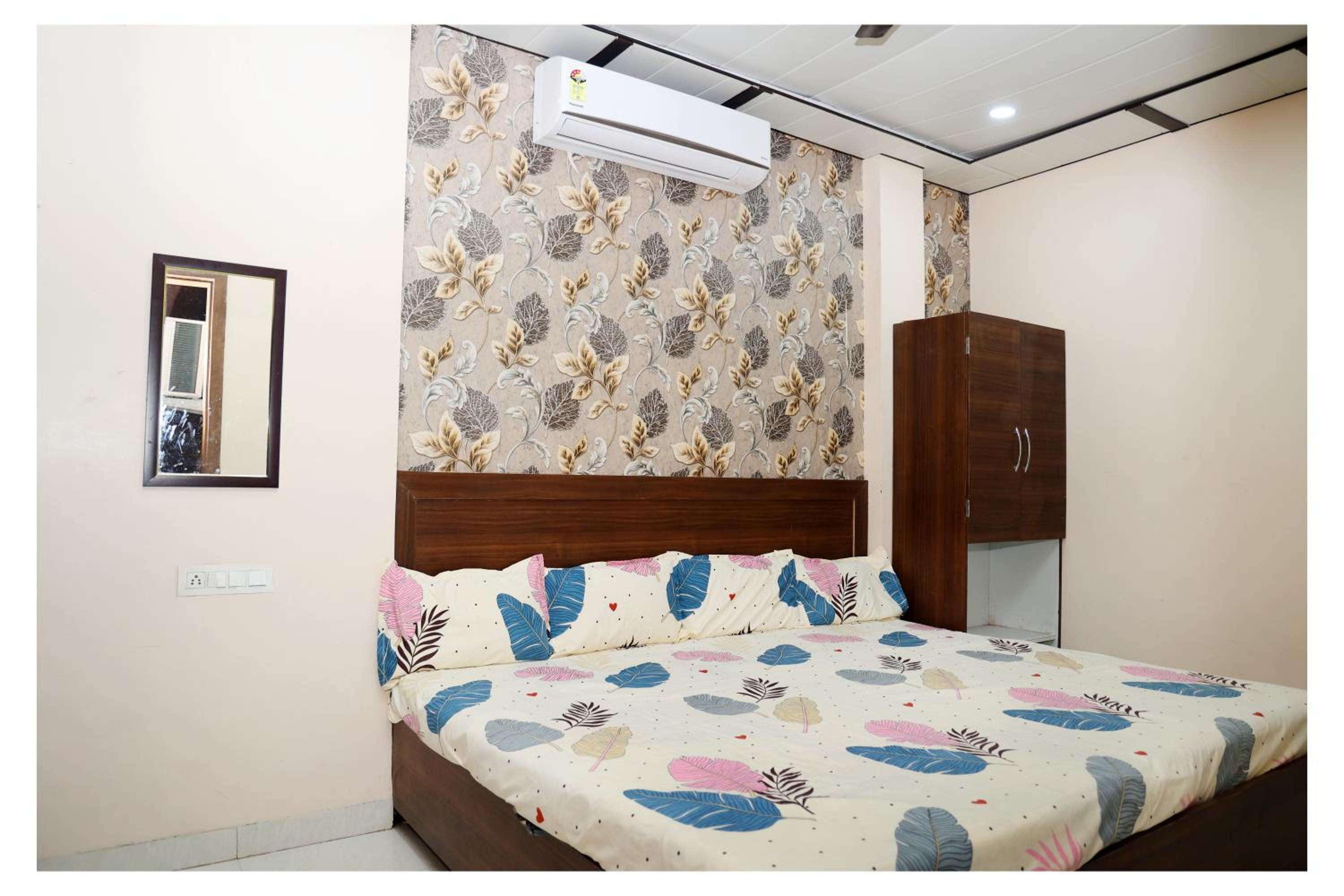 Double Room With Private Bathroom photo 2