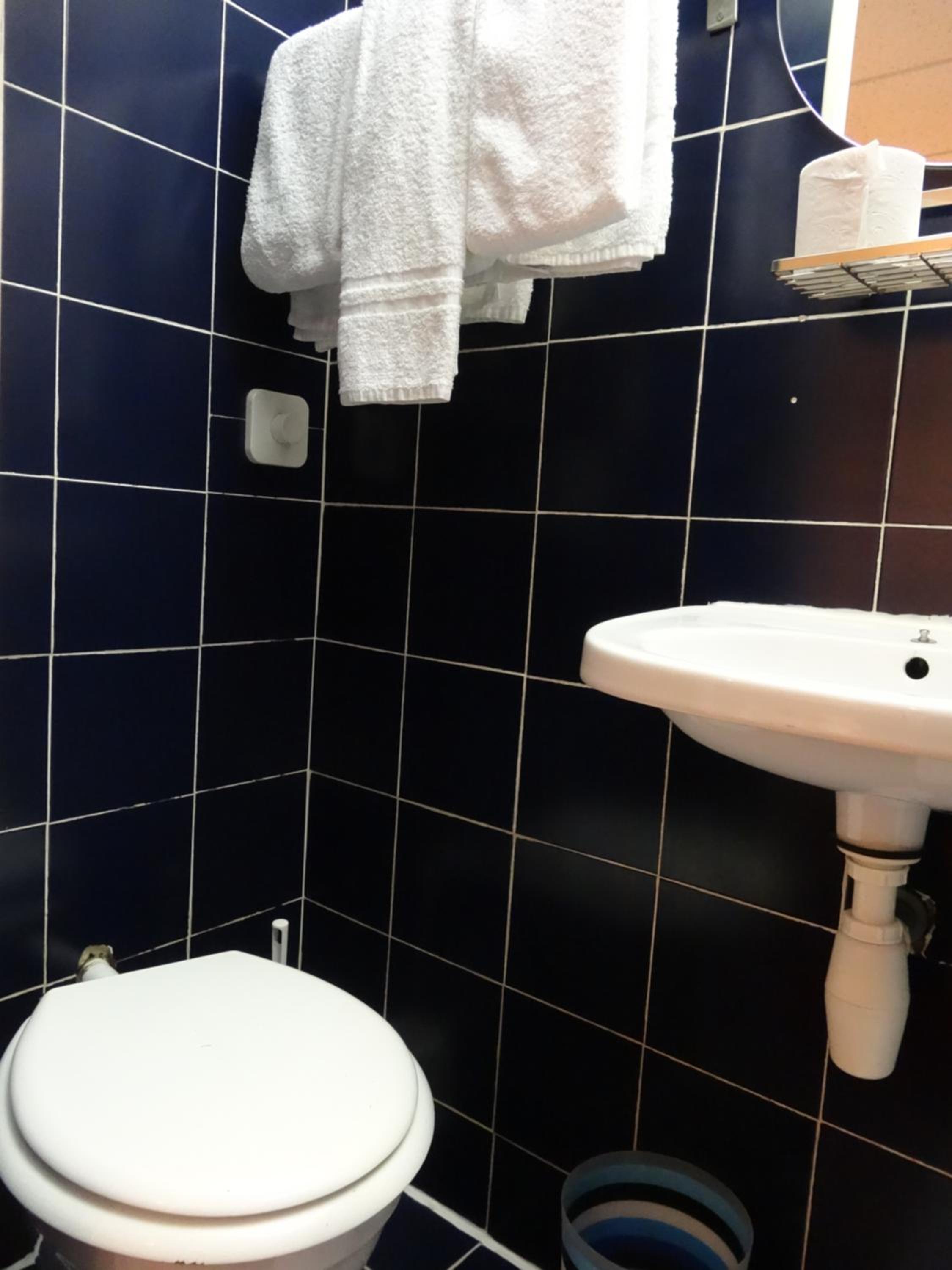Standard Triple Room - Photo 5