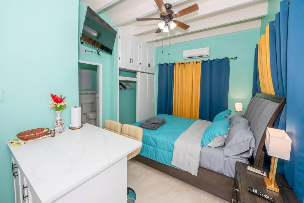 One-Bedroom Apartment photo 1