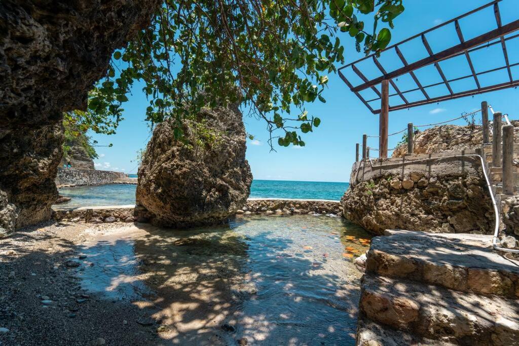 Villa with Sea View photo 2
