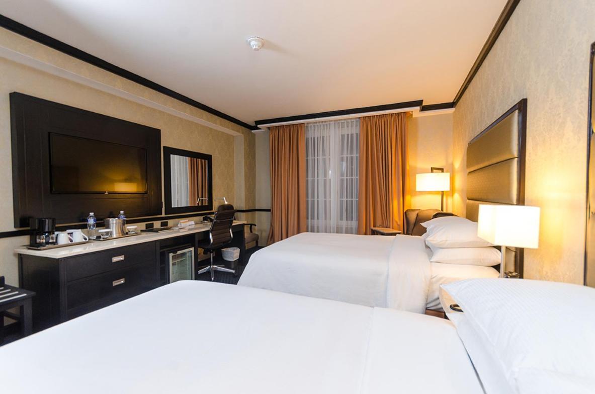 Double Room with Two Double Beds - Photo 4