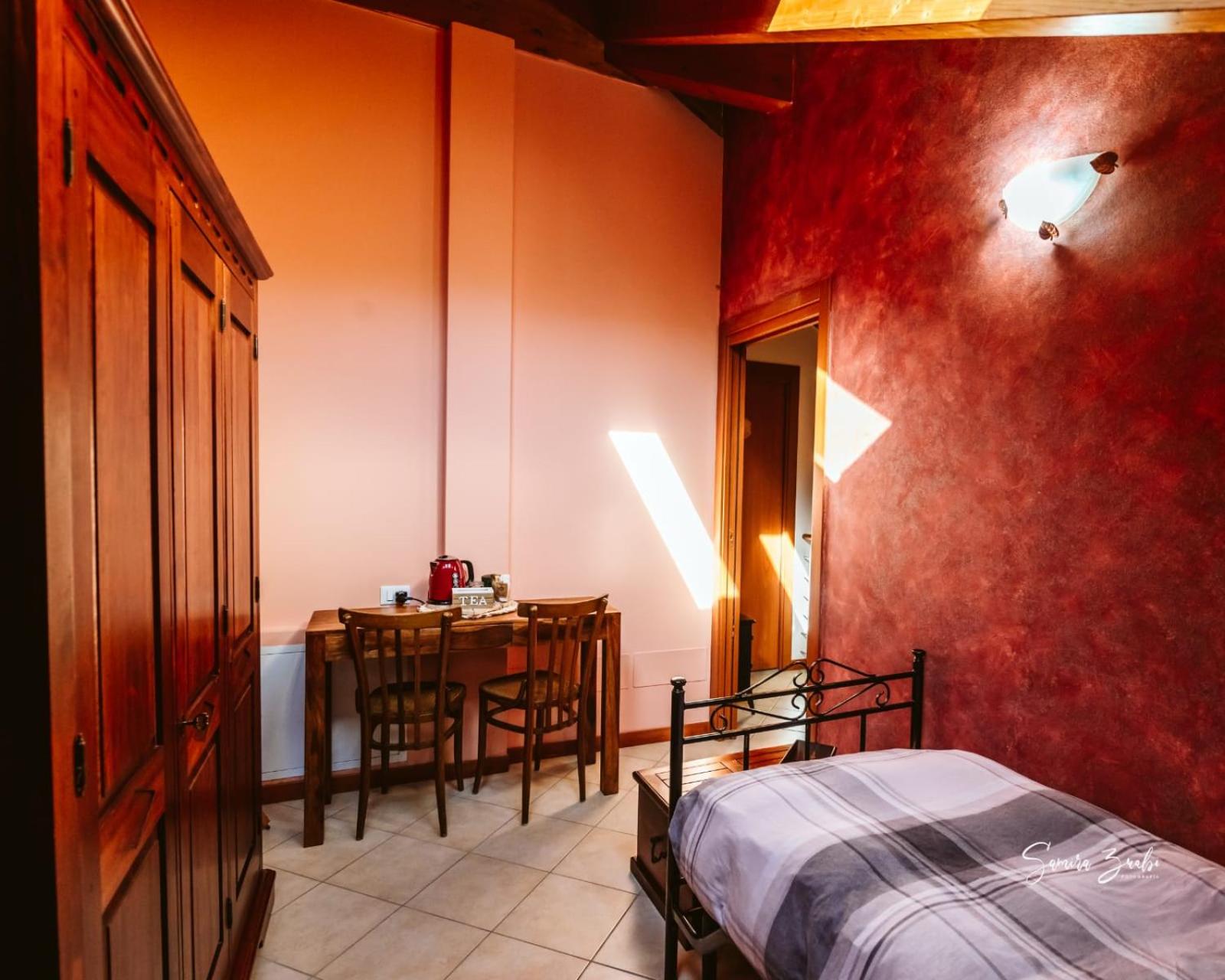 Single Room photo 3