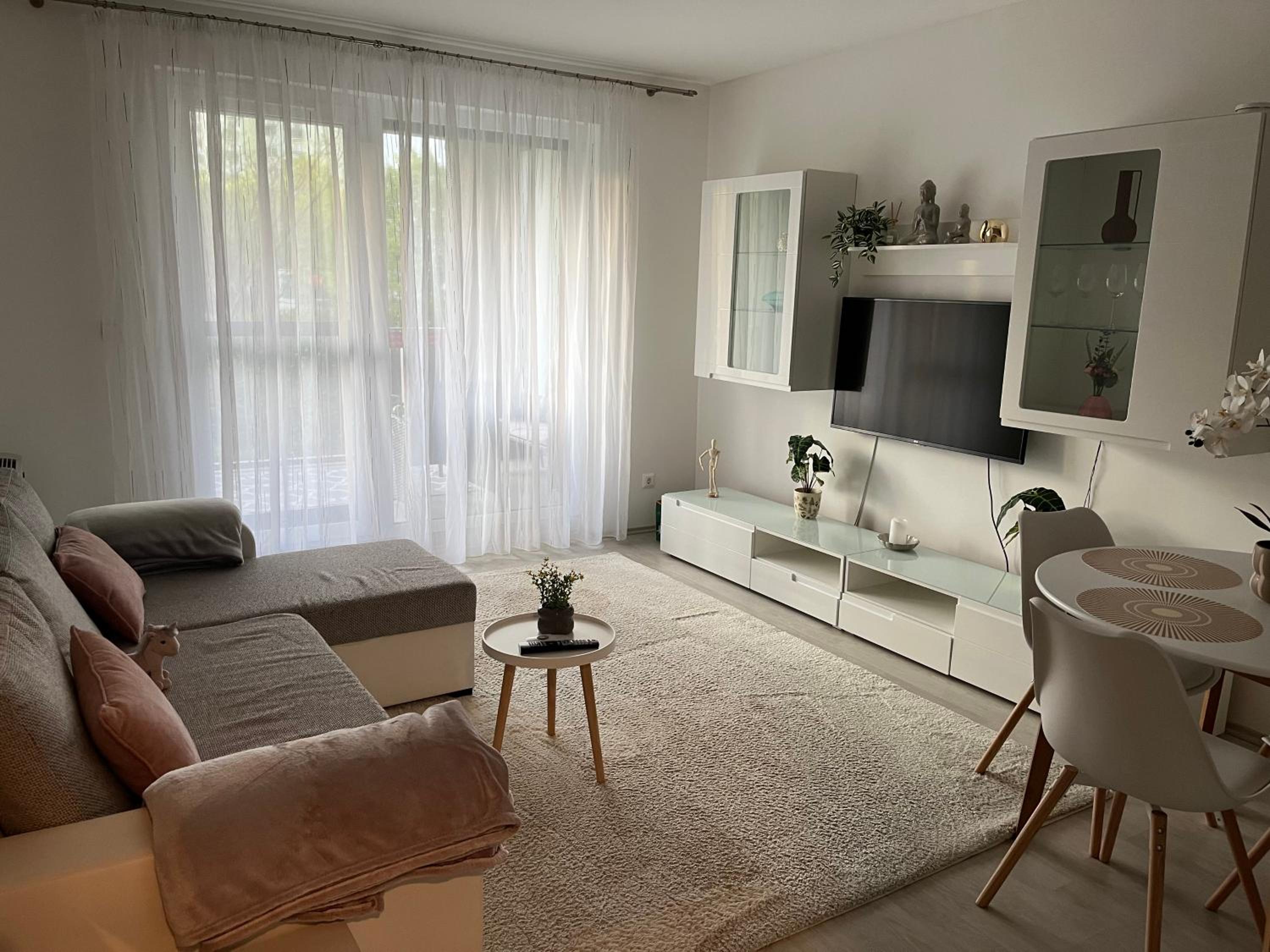 One-Bedroom Apartment photo 3