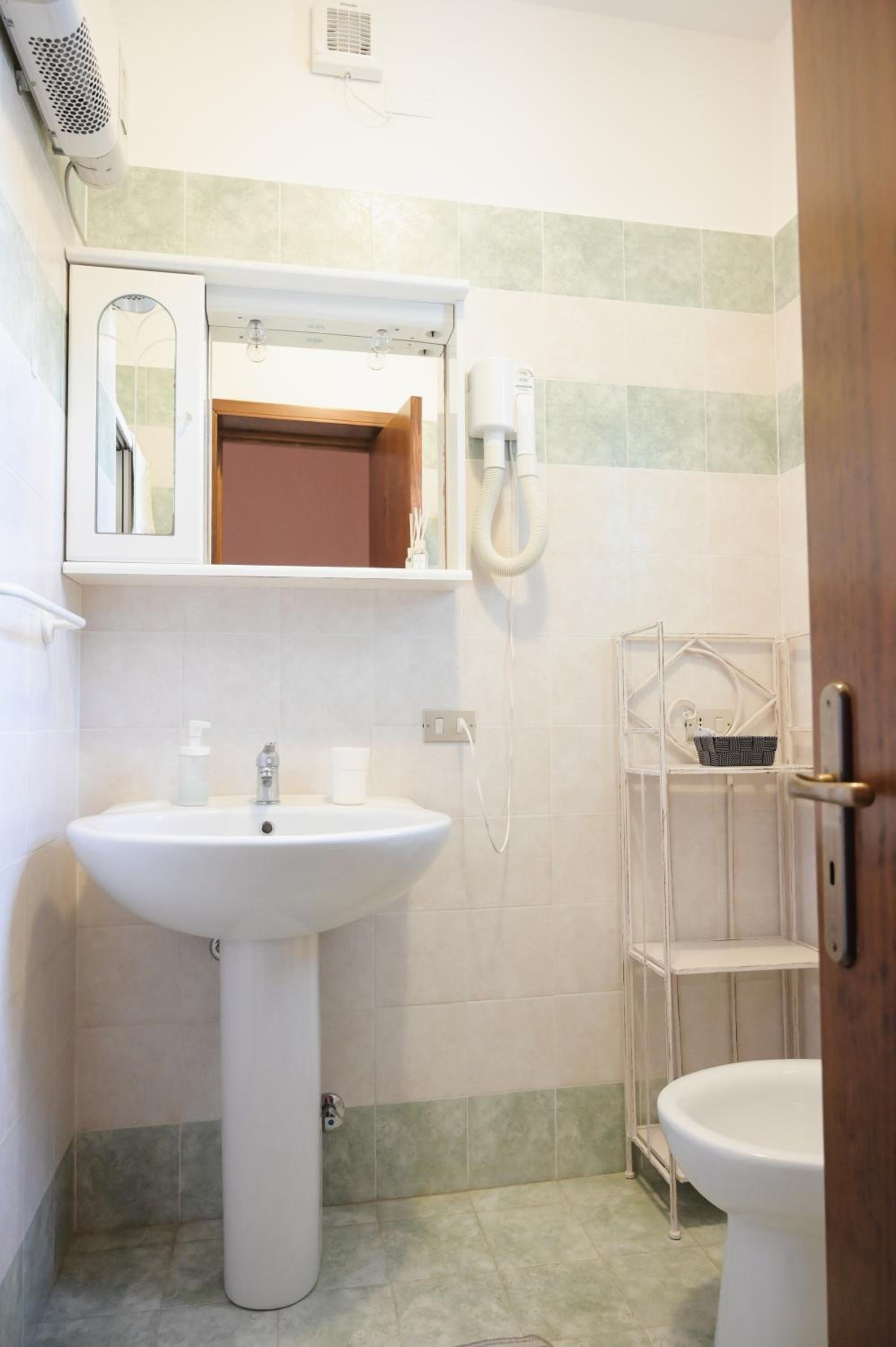 Large Double Room photo 2