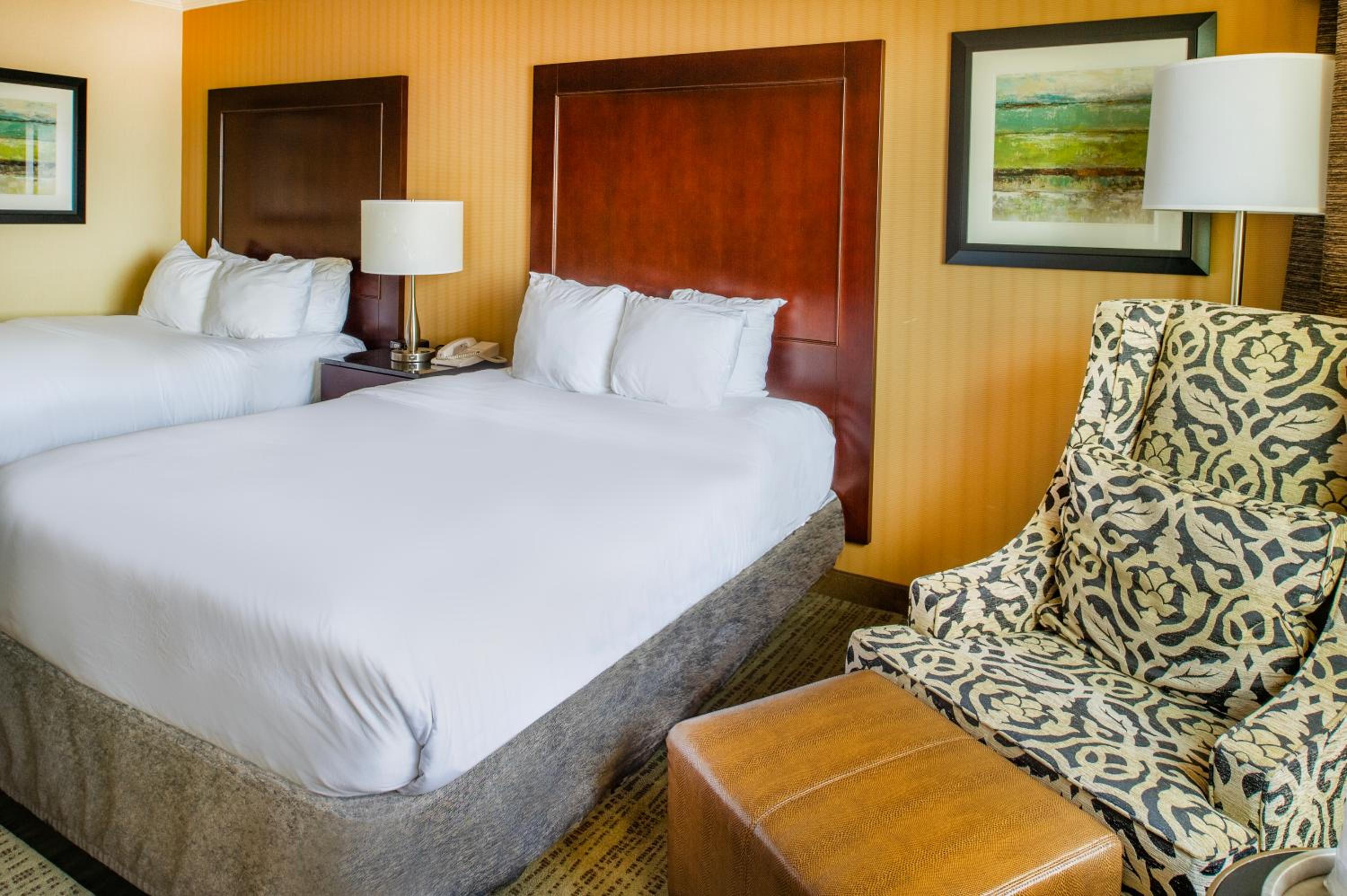 Standard Double Room with Two Double Beds - High Floor - Photo 5