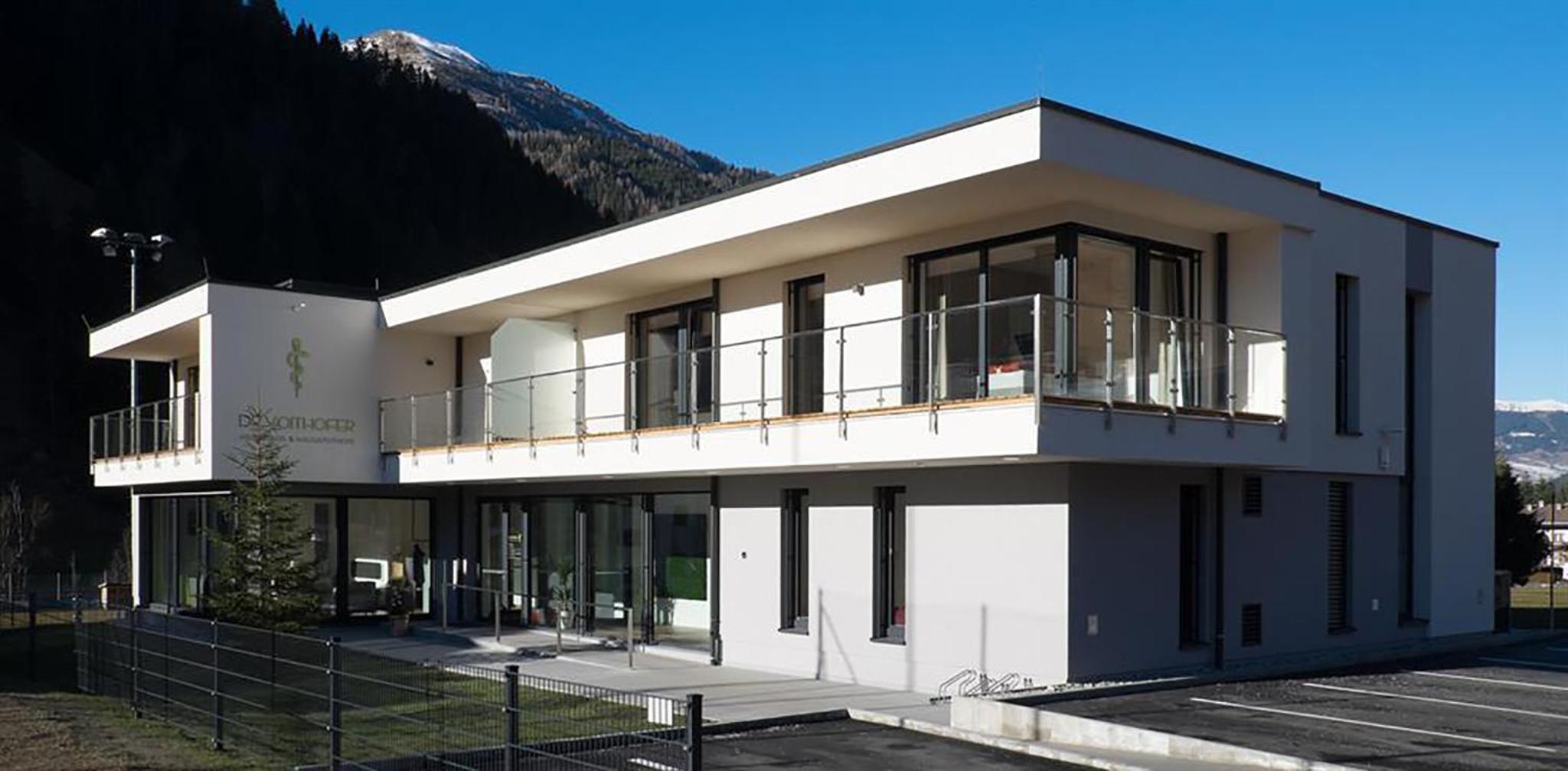 Two-Bedroom Apartment with Mountain View photo 2