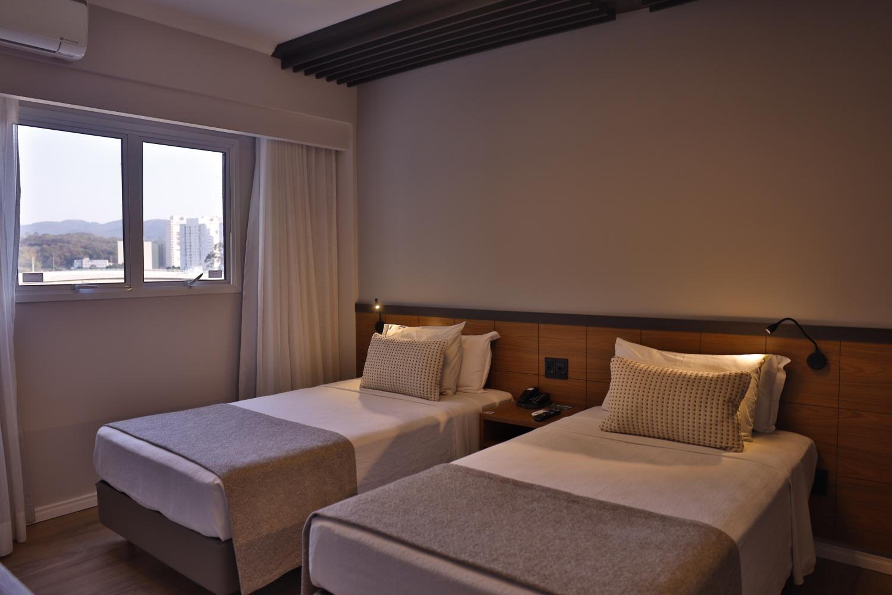 Executive Twin Room - Photo 1
