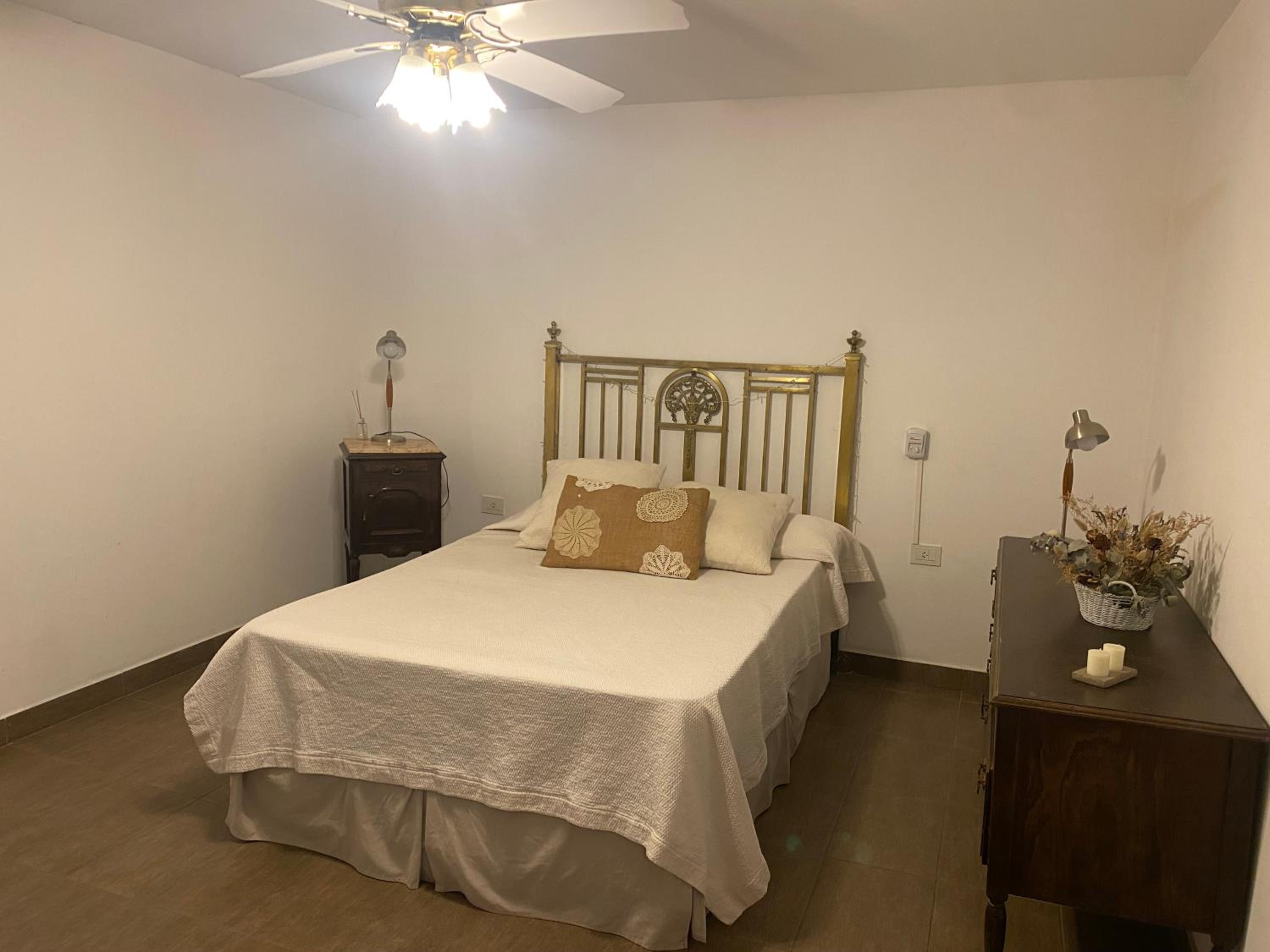 One-Bedroom House photo 1