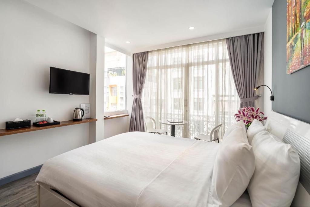 Suite with City View