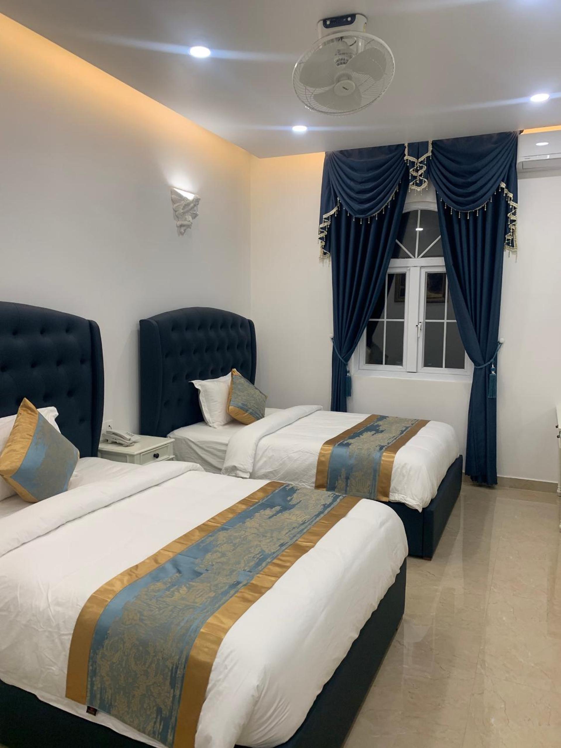 Twin Room - Photo 4