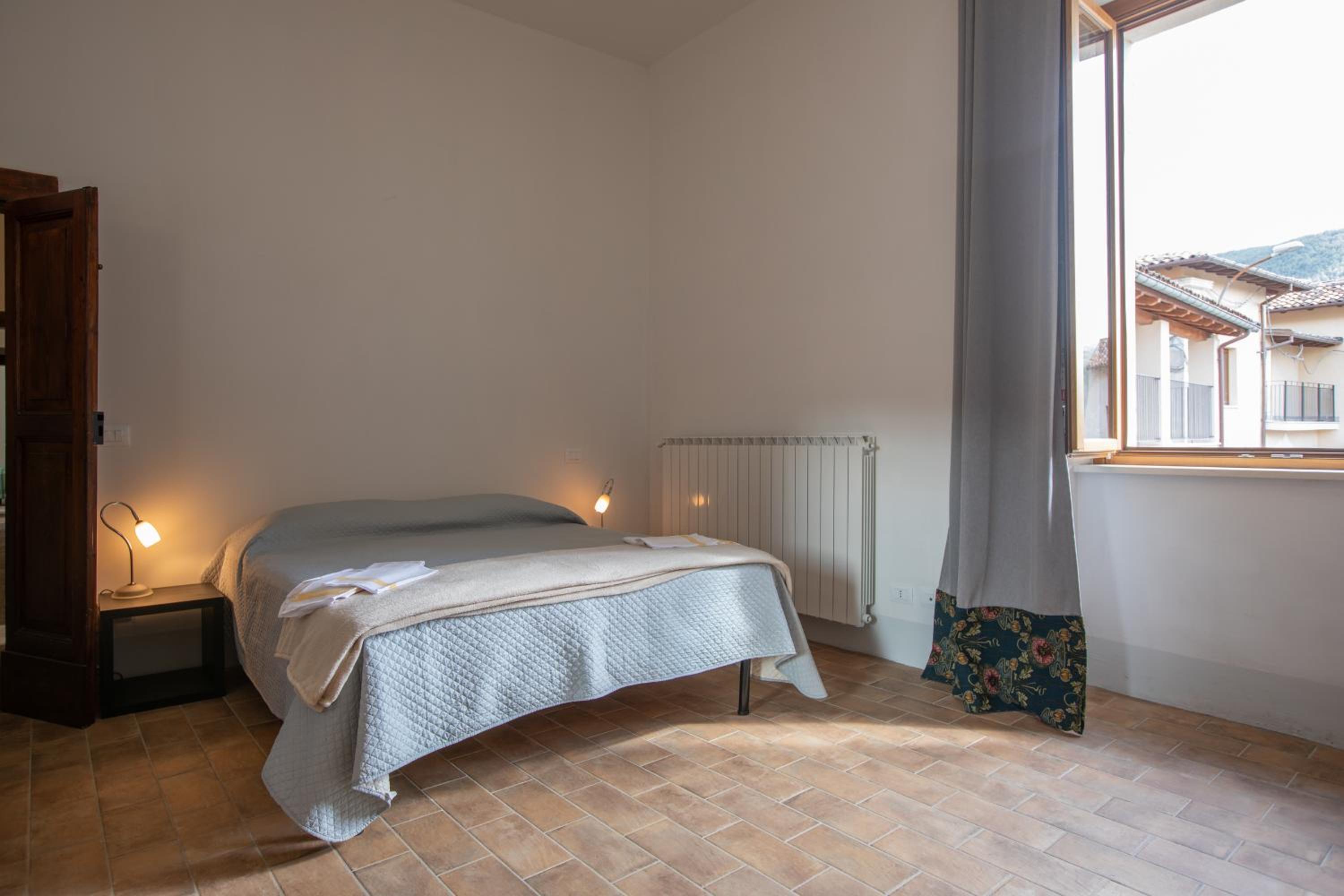 Double or Twin Room - Photo 4
