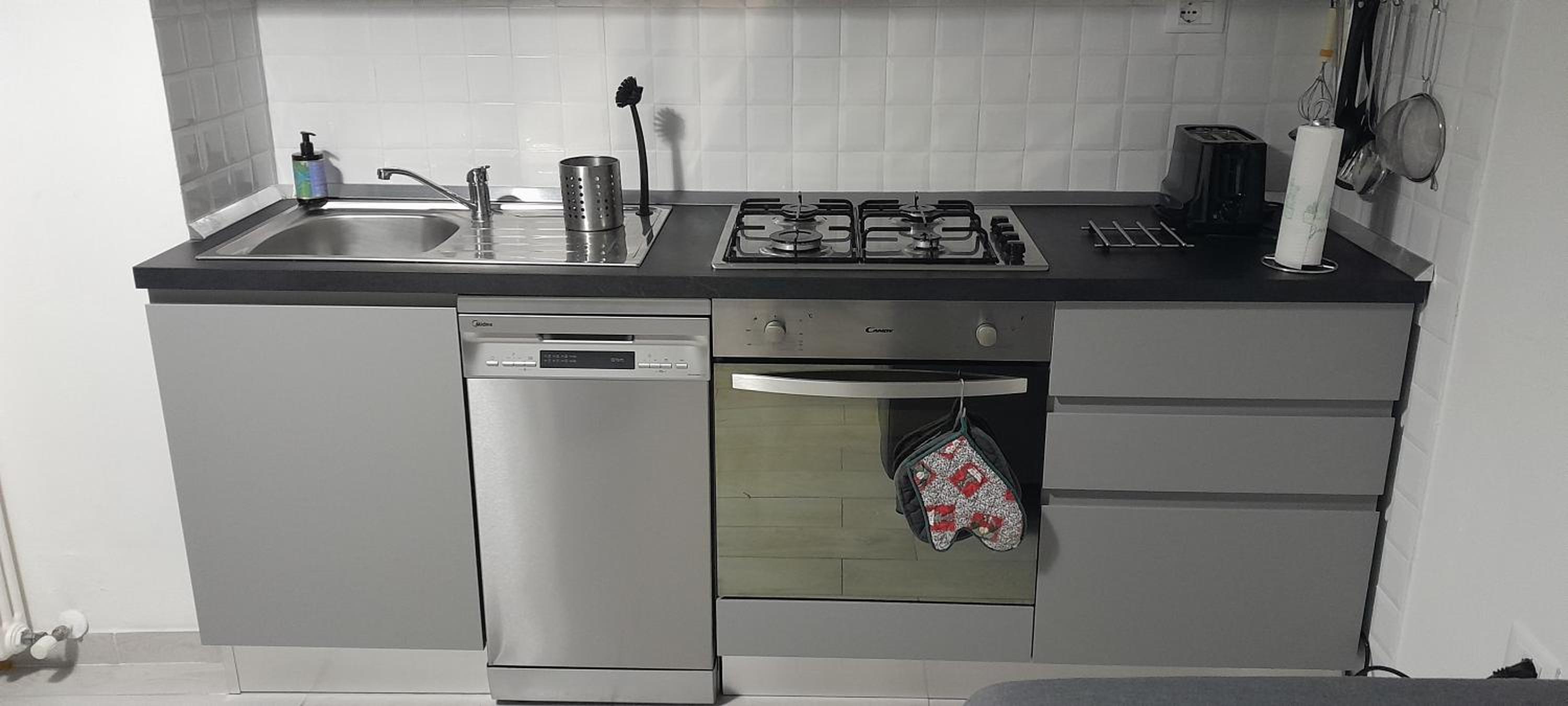 One-Bedroom Apartment - Photo 34