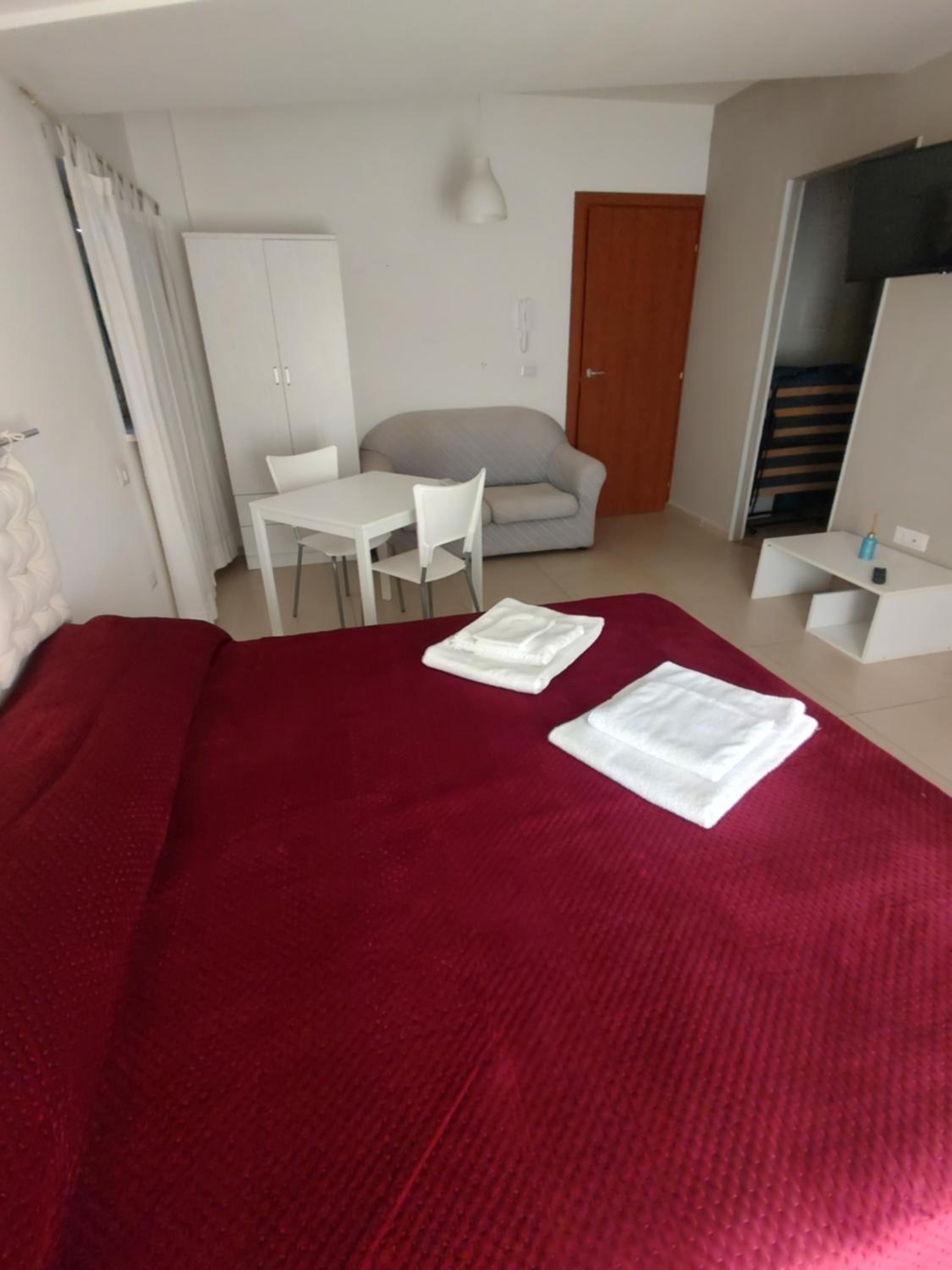 Large Double Room photo 1