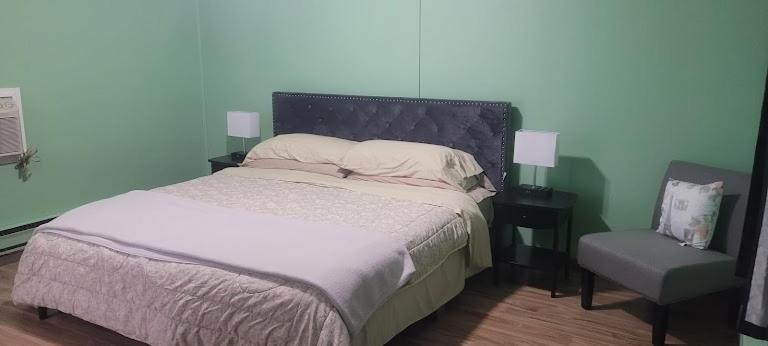 Deluxe King Suite photo 1